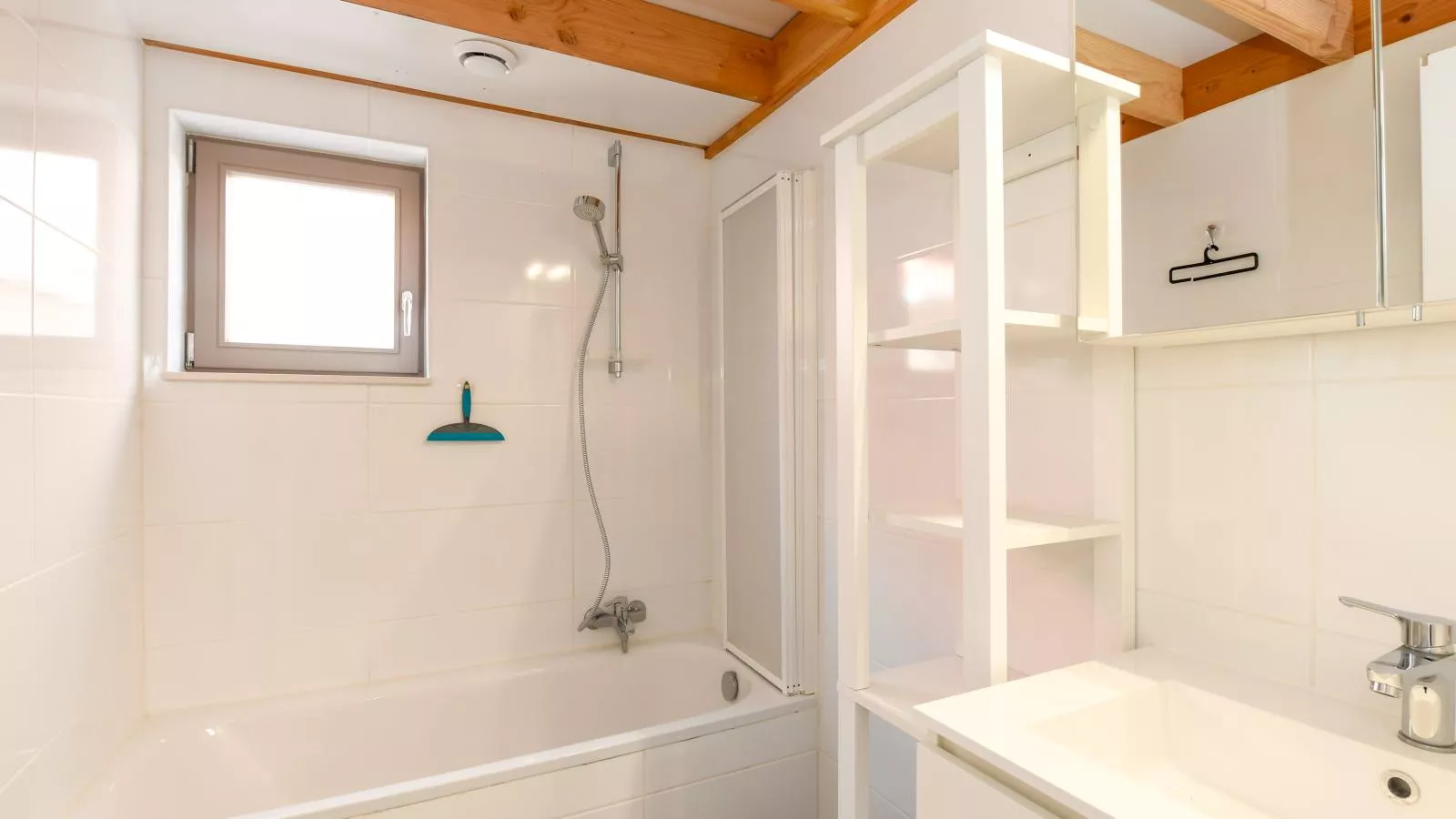 Westhinder II H54-Badkamer