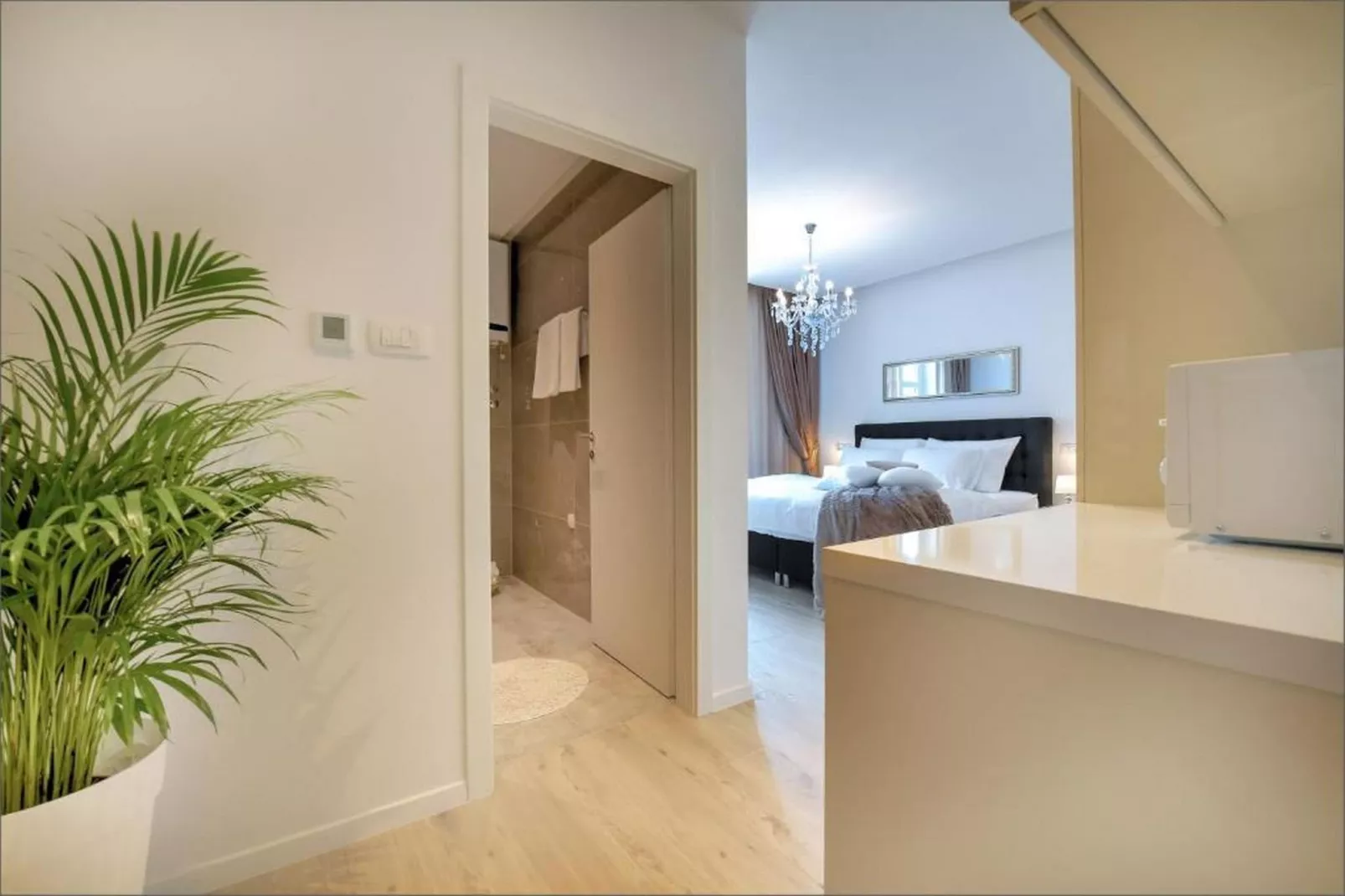 Deluxe Room with King Bed (2)-Slaapkamer