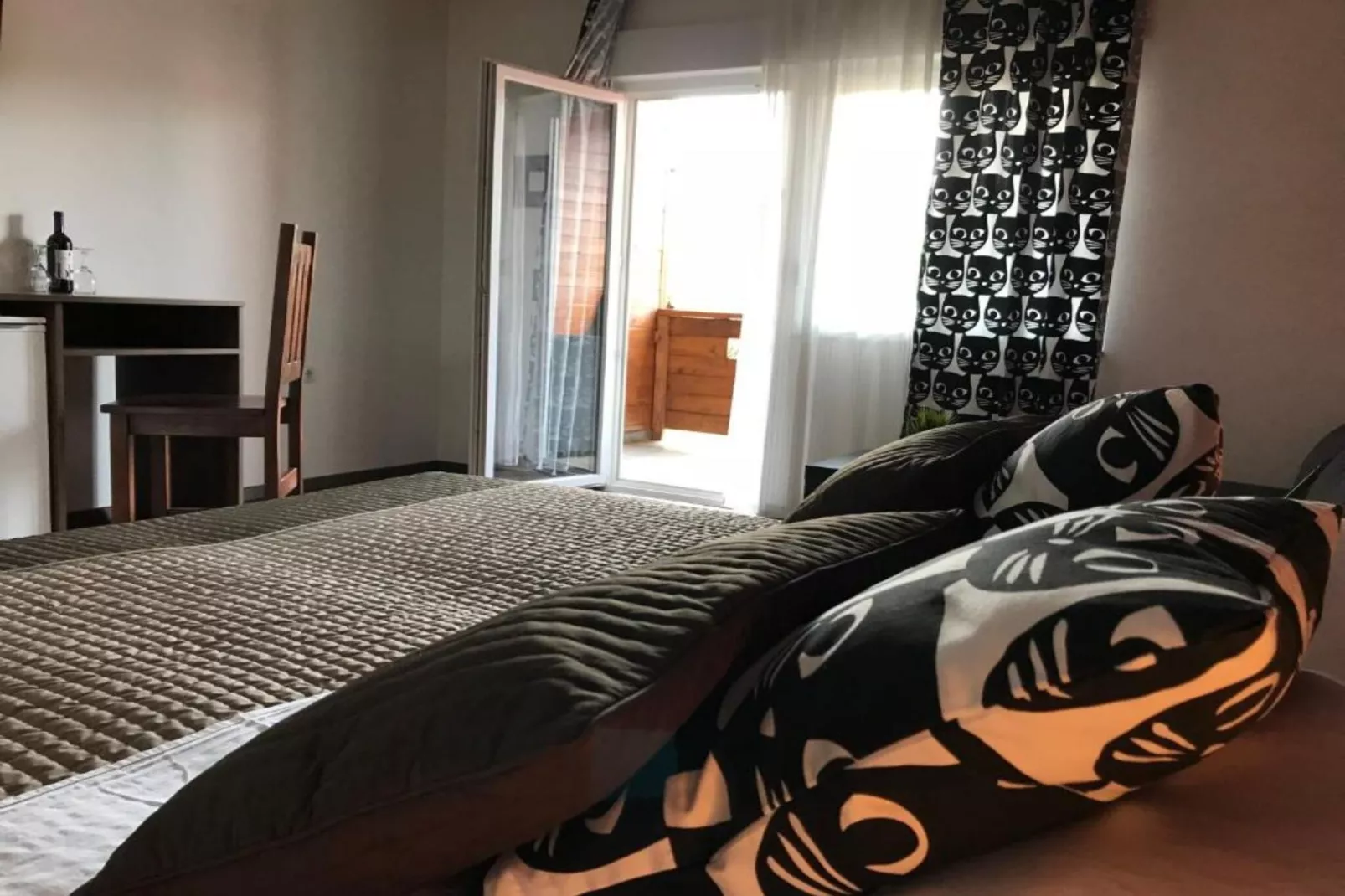 Villa Rubcic - Double room with Terrace and Pool View - (6)-Slaapkamer