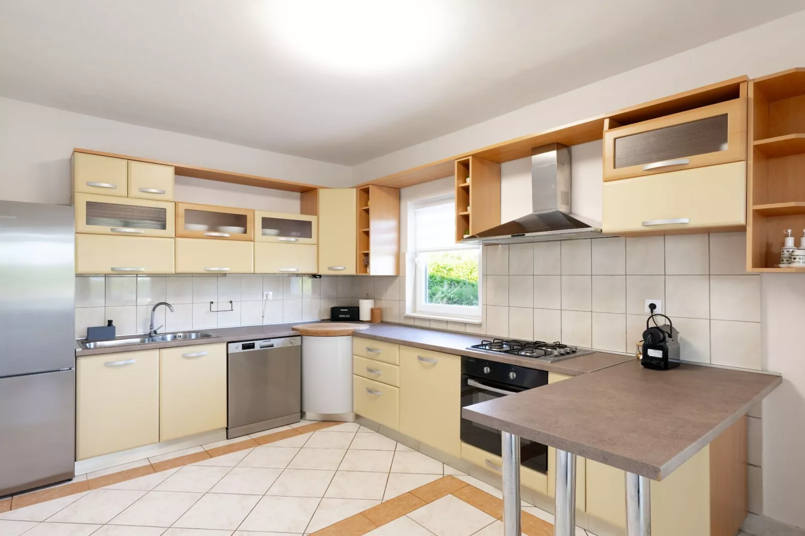 Three-Bedroom House-Keuken