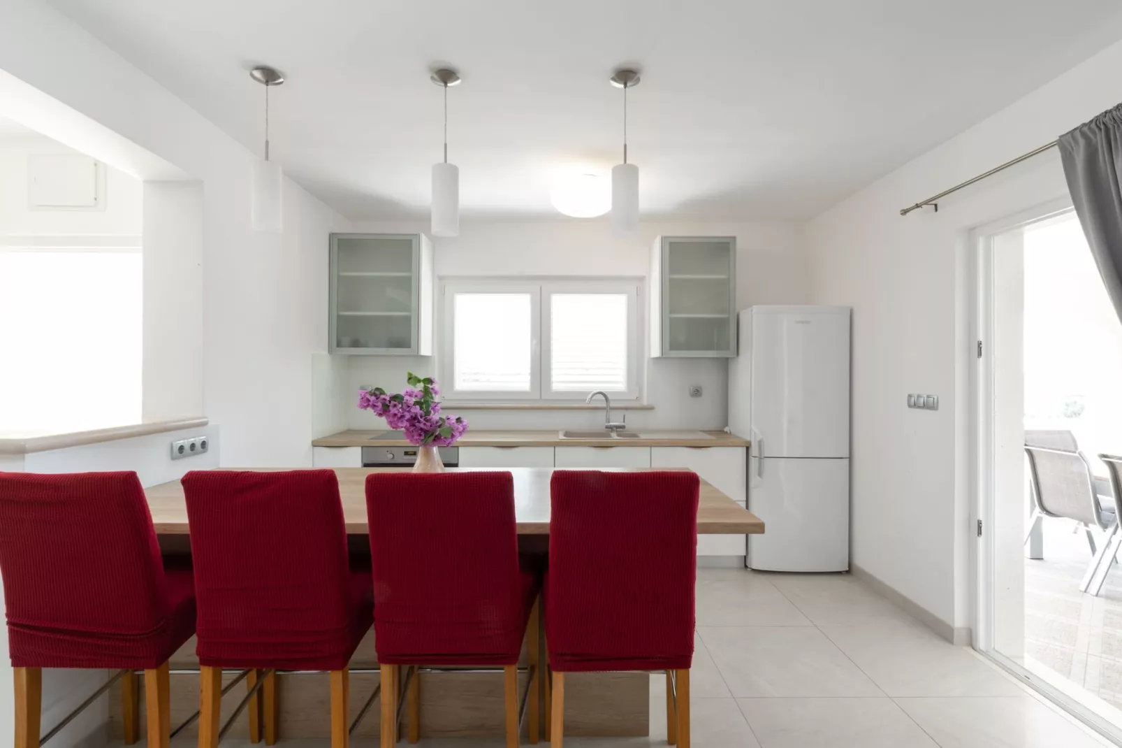 Modern Villa with Pool-Eetkamer