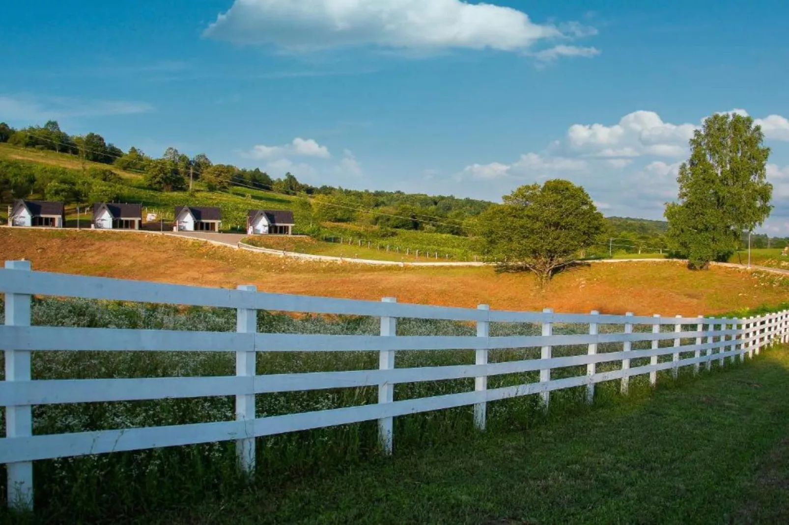 Mountain View Resort (Luka)-Buitenlucht