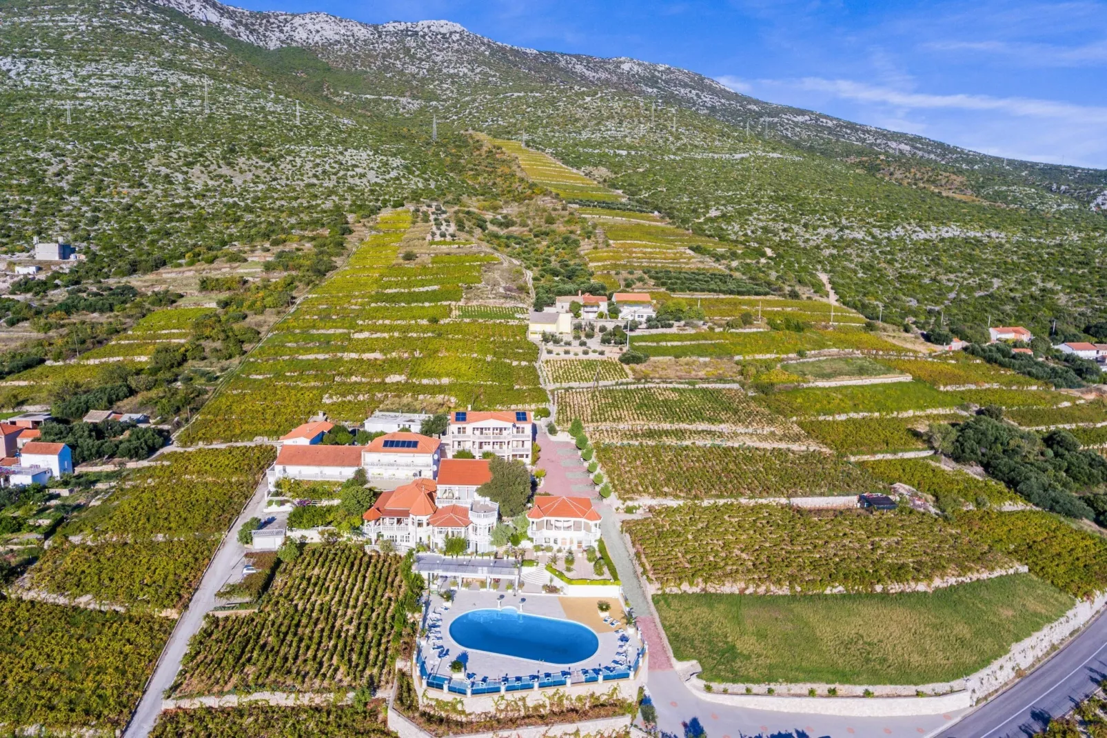 Hotel Pansion Villa Antonio - Two Bedroom Suite with Balcony and Garden View 17-Sfeer