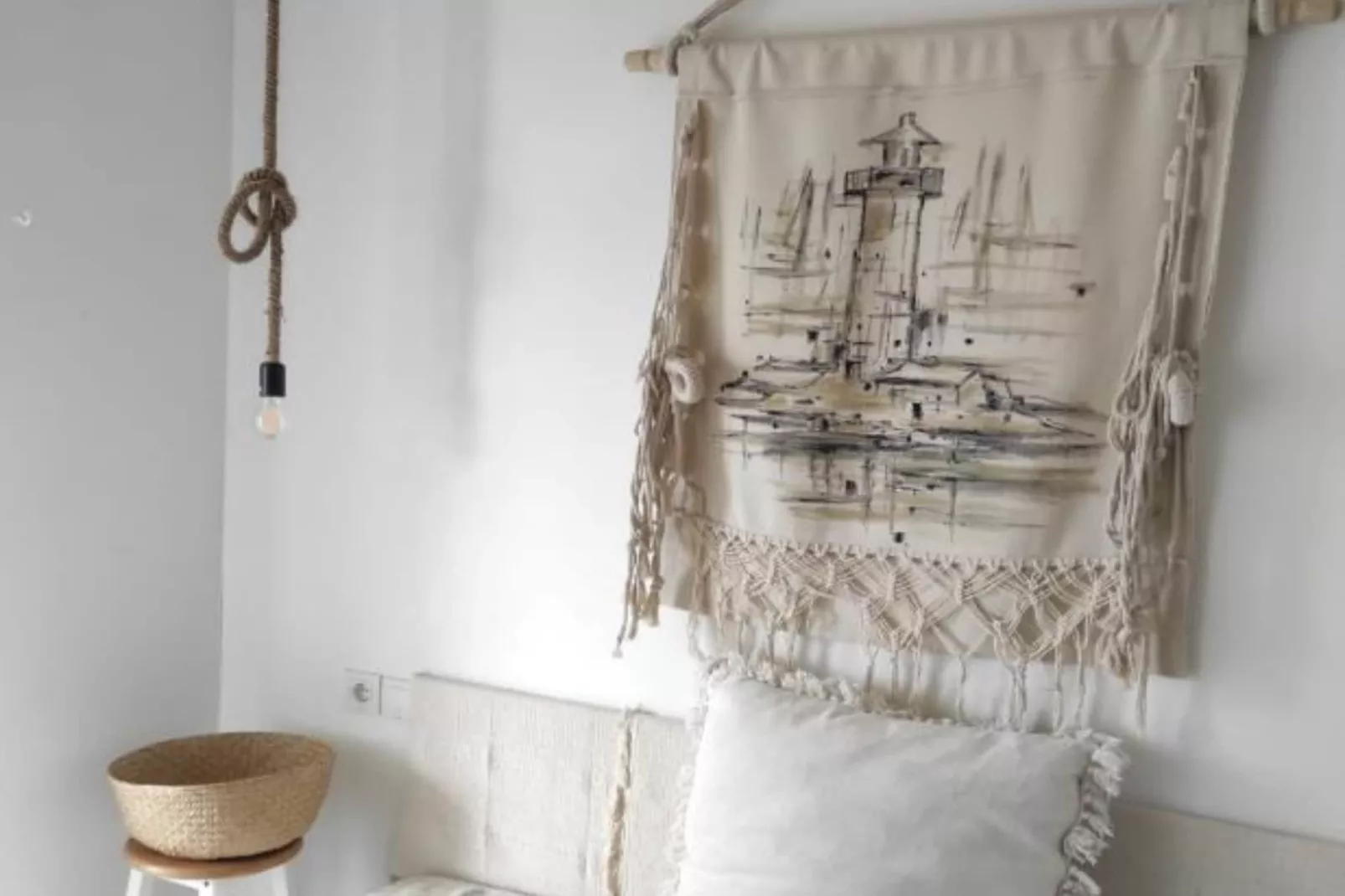 Modern Beachfront Apartments near Šibenik - Classic  Studio Apartment with Balcony and Sea View-Slaapkamer