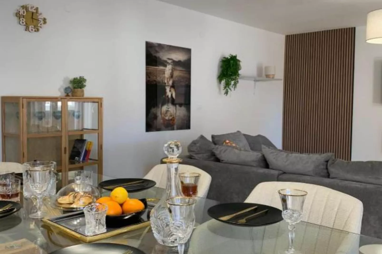 Luxury Apartment Ivo  with Jacuzzi near the beach - Two Bedroom Apartment-Eetkamer