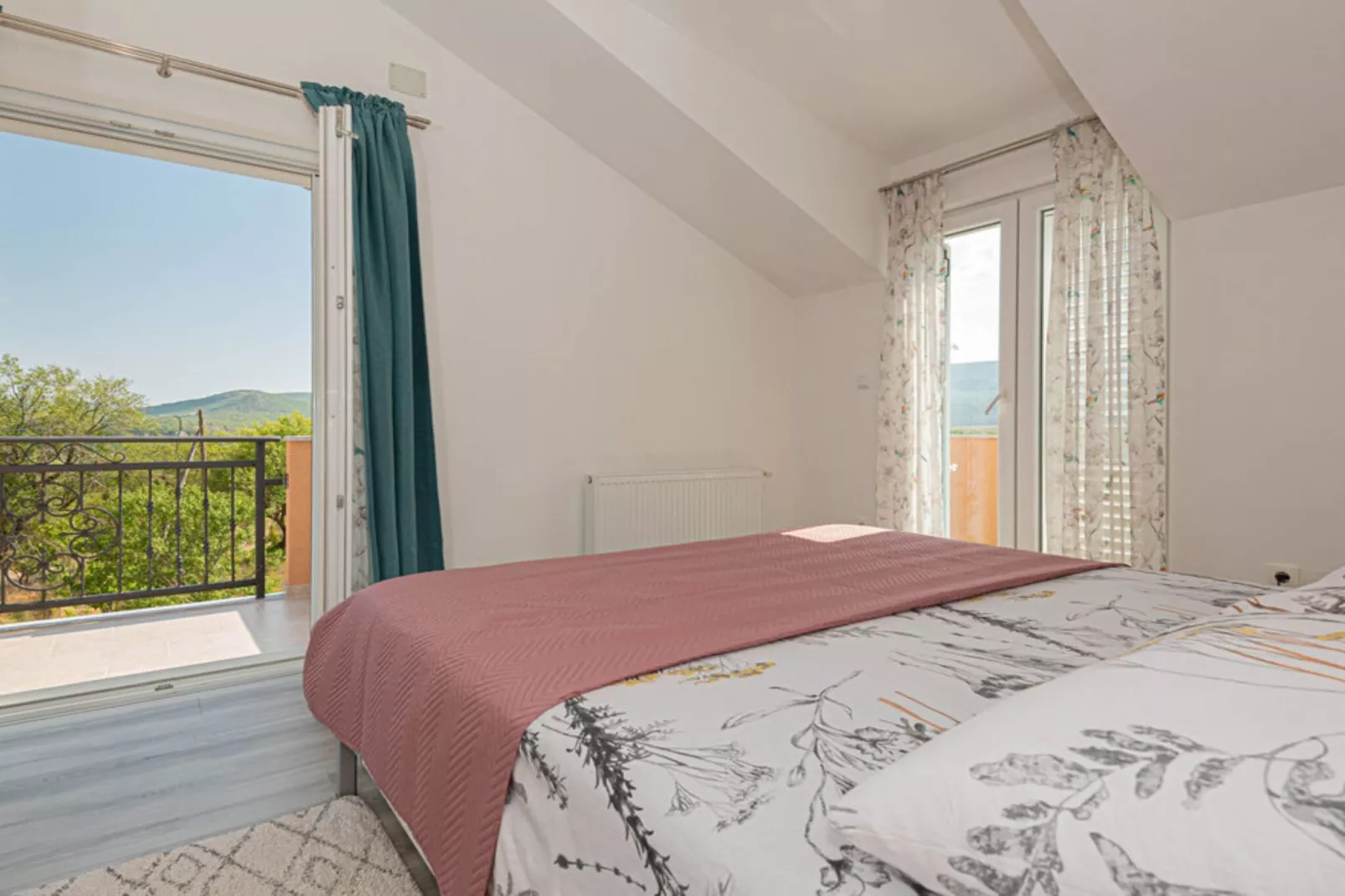 Villa Maria with Outdoor Pool - Five Bedroom Villa with Outdoor Pool-Slaapkamer