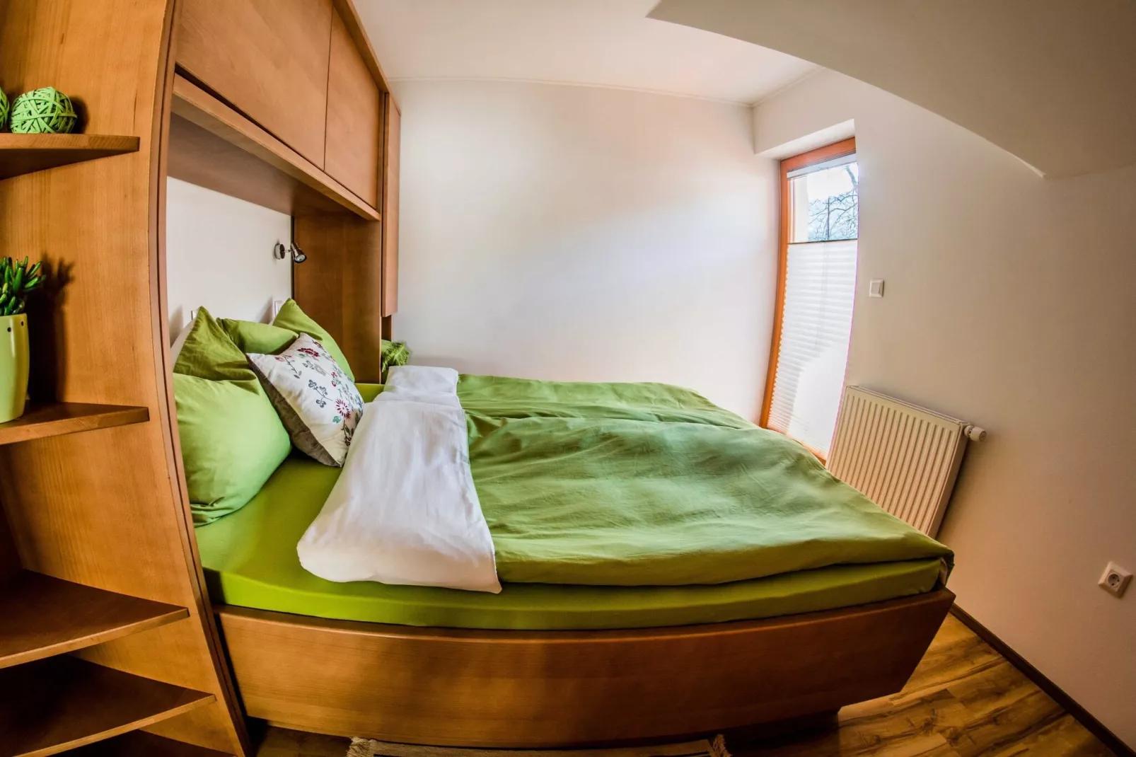 Riverside Pines Luce Apartments with Balcony - One Bedroom Apartment with Balcony (owner 2+2)-Slaapkamer