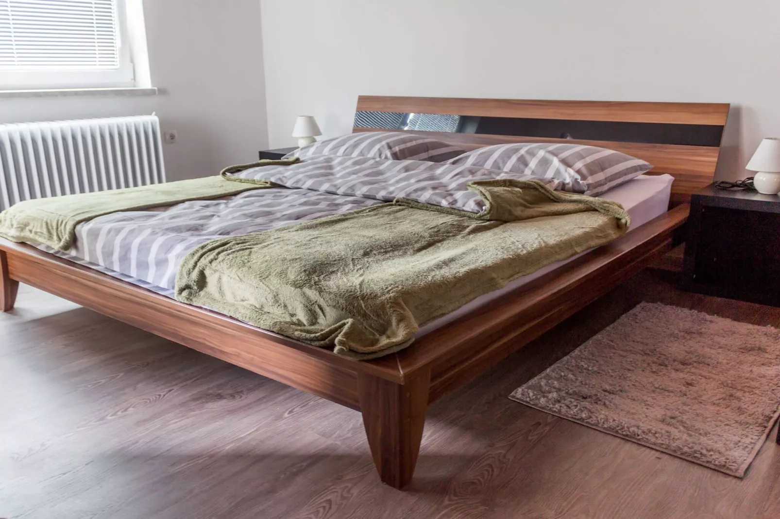 Cozy Holiday Home with Garden, BBQ, and Outdoor Dining Area in Rečica ob Savinji - Two Bedroom Apartment-Slaapkamer