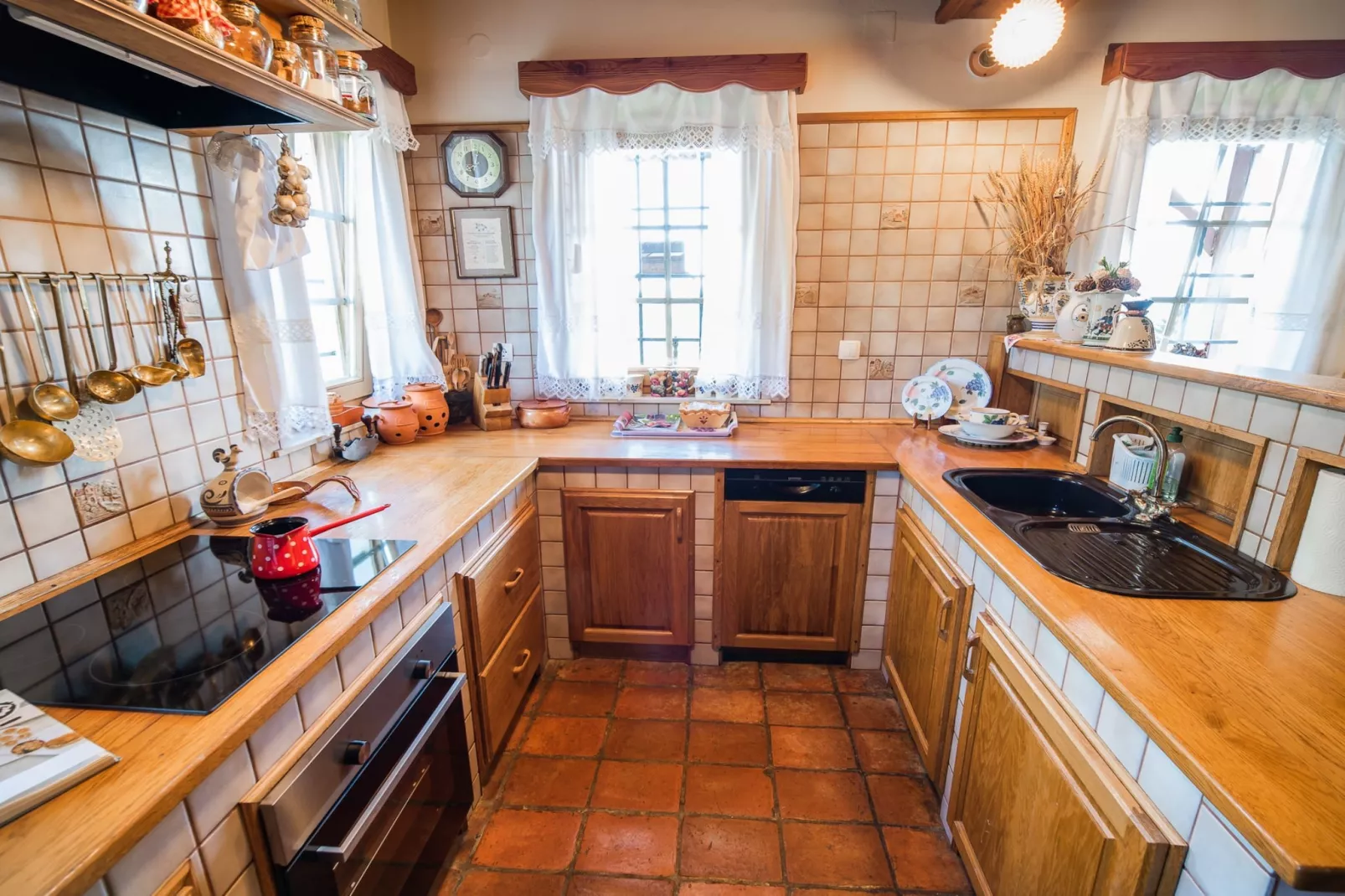 Cozy Countryside Retreat Villa with Hot-Tub - Two Bedroom Villa with Hot Tub-Keuken