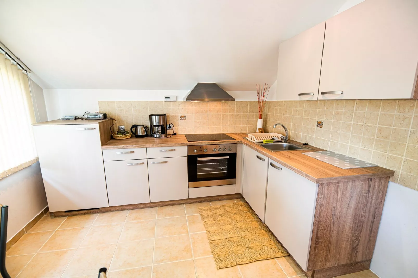 Sunny and Comfortable Apartment with Terrace and Garden - Two Bedroom Apartment with Terrace-Keuken