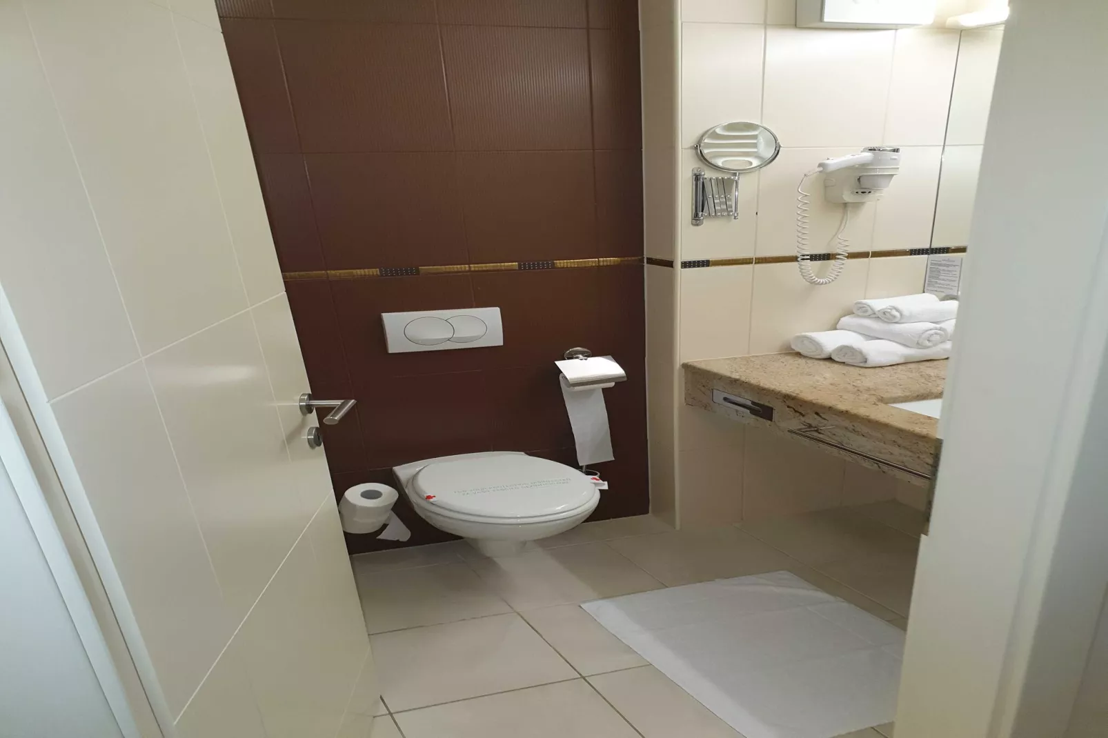 Marina Portorož Family Friendly Apartment 5 - Two Bedroom Apatment-Badkamer