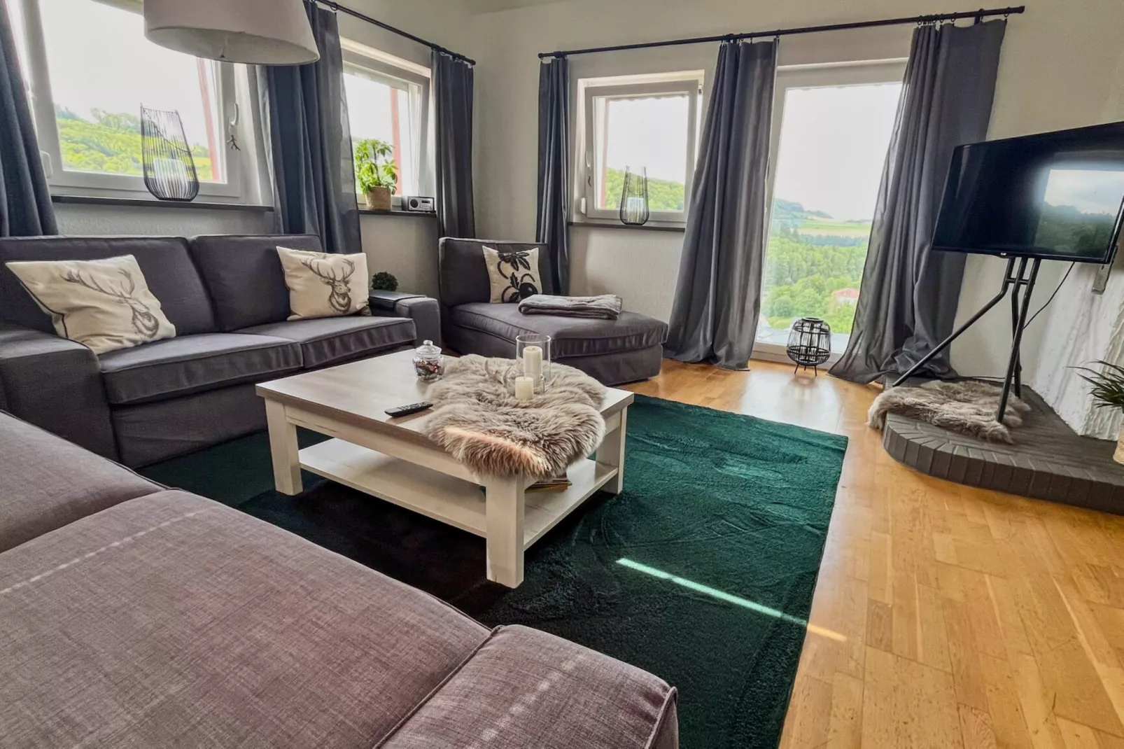 Ferienwohnung Eifelglück mit Dachterrasse-Woonkamer