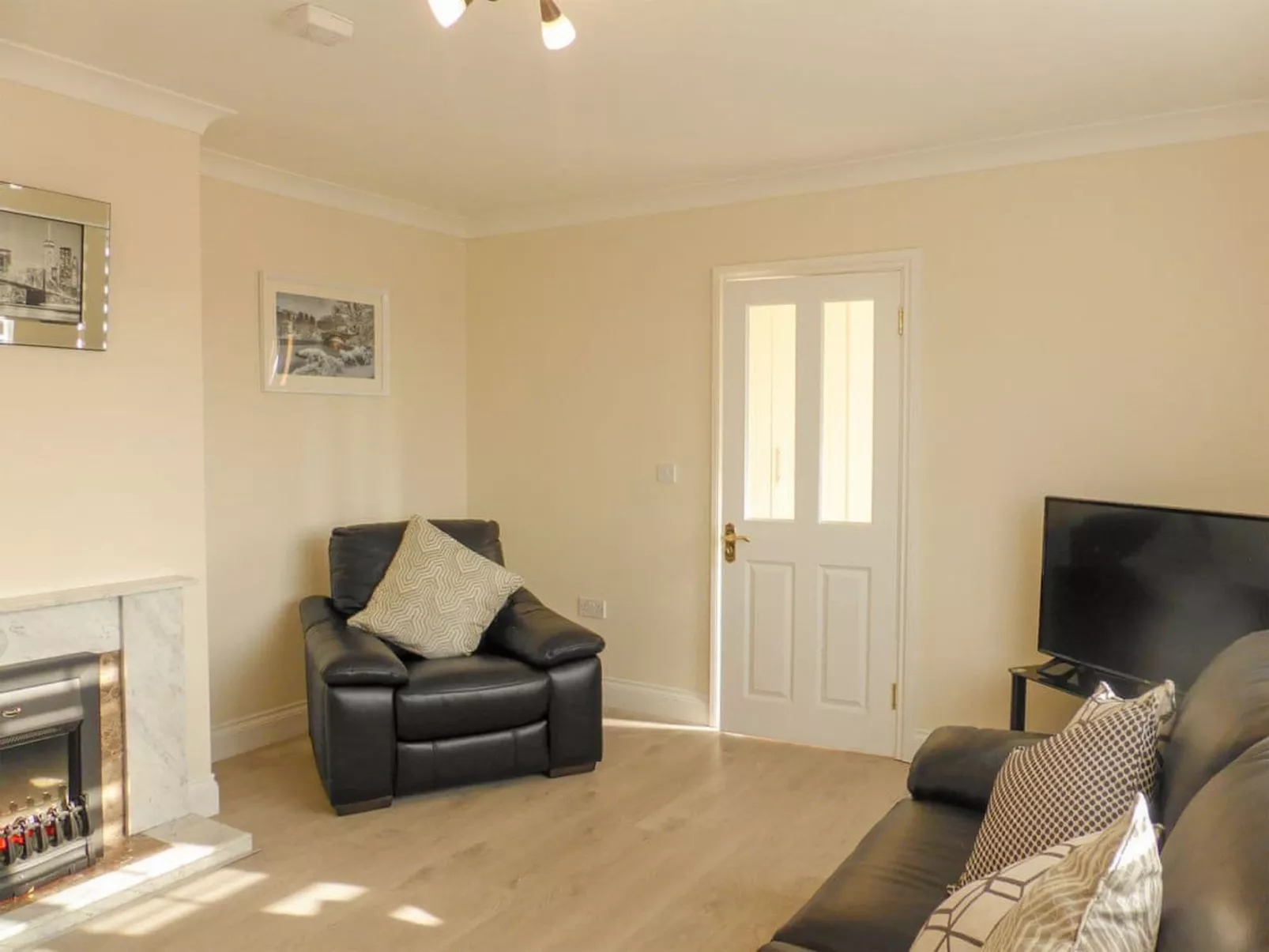 Bolams (TR2) Holiday Home-Binnen