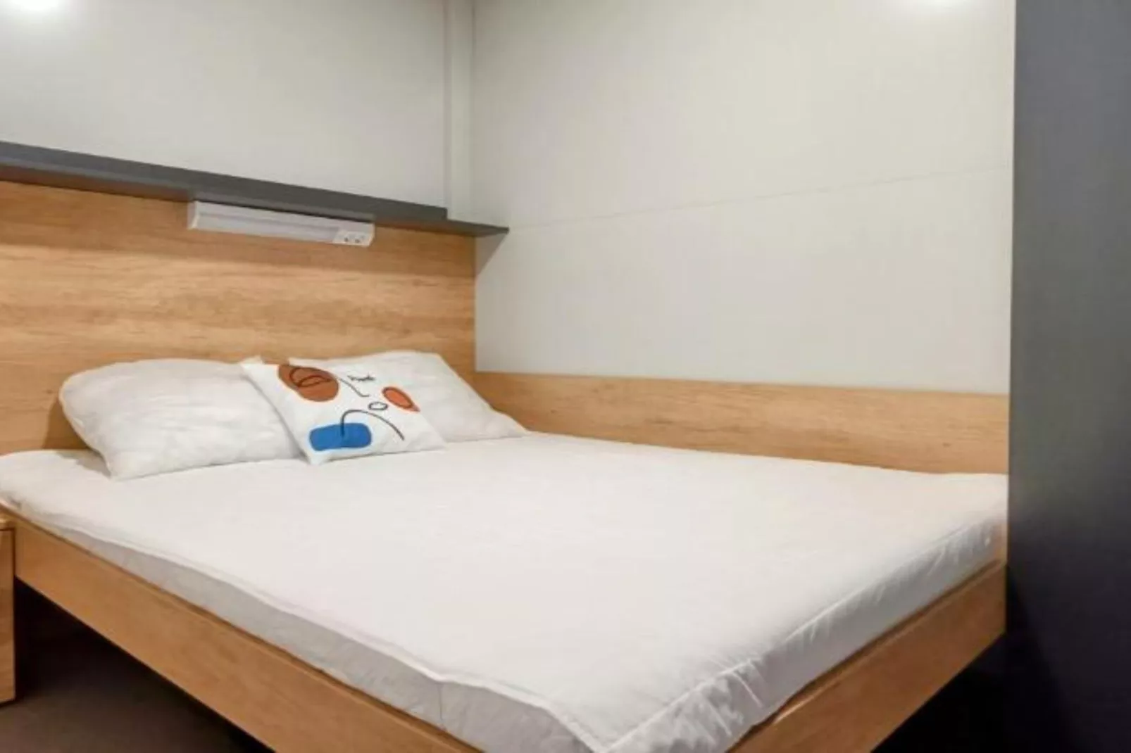 SAK Mobile Homes - Two Bedroom Mobile Home with Terrace (Br1)-Slaapkamer