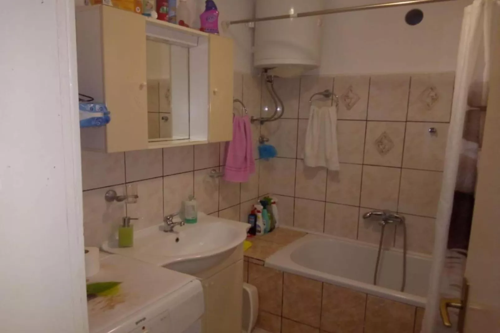 Apartments Ćubela - One Bedroom Apartment with  Terrace (Ap4)-Badkamer