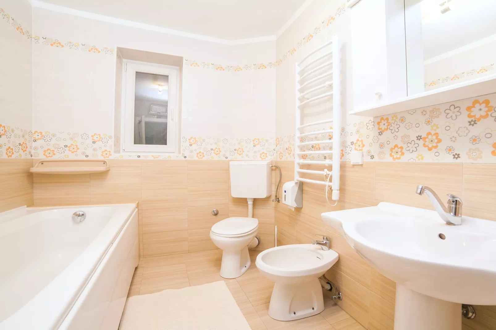 Comfortable Stay with Sea View in Petrovac -  Studio with External Bathroom 2-Badkamer