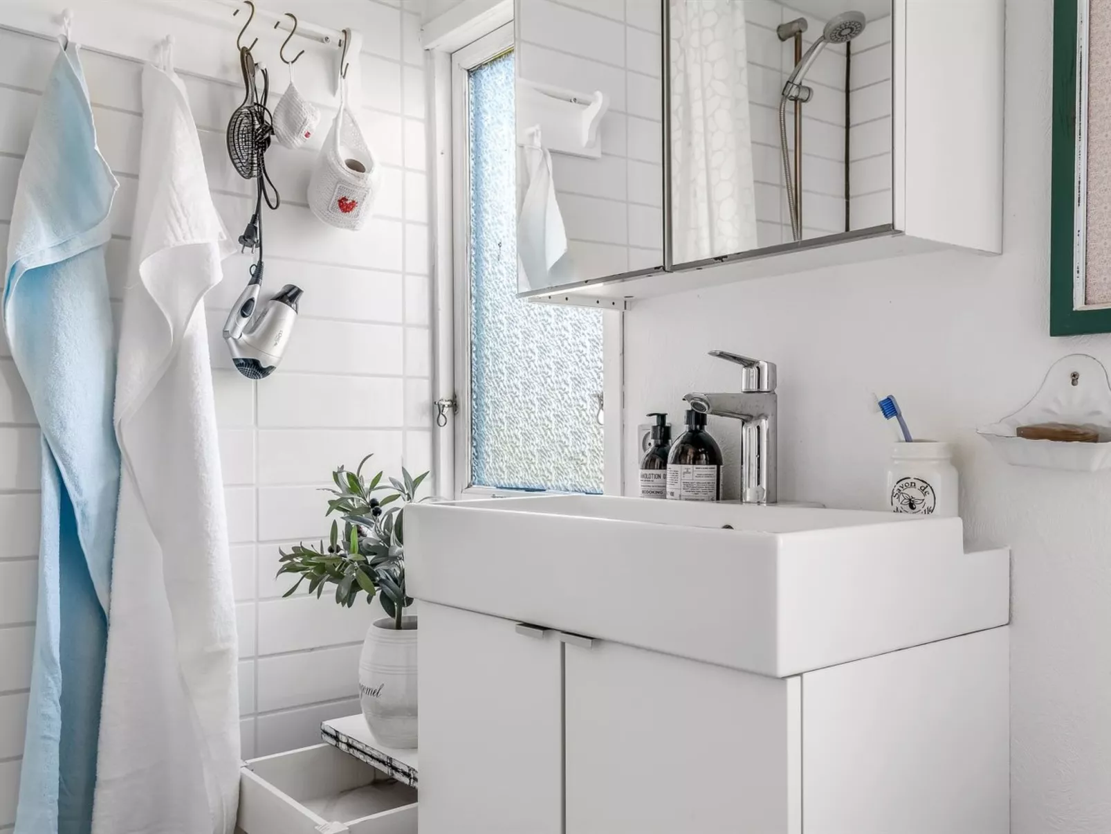 "Kamilla" -  from the sea-Binnen