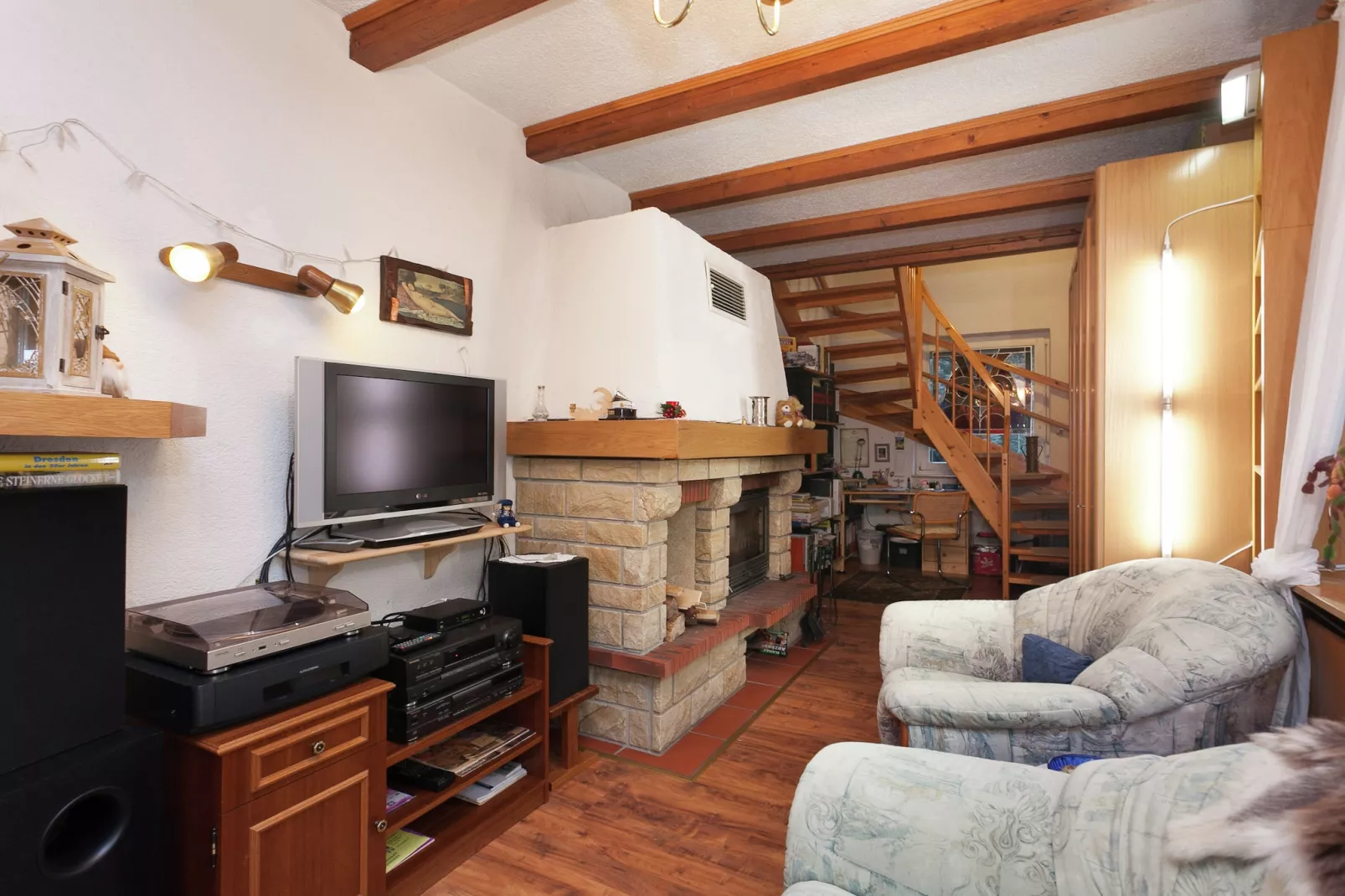 Ferienwohnung mit Kamin Am Waldrand-Woonkamer