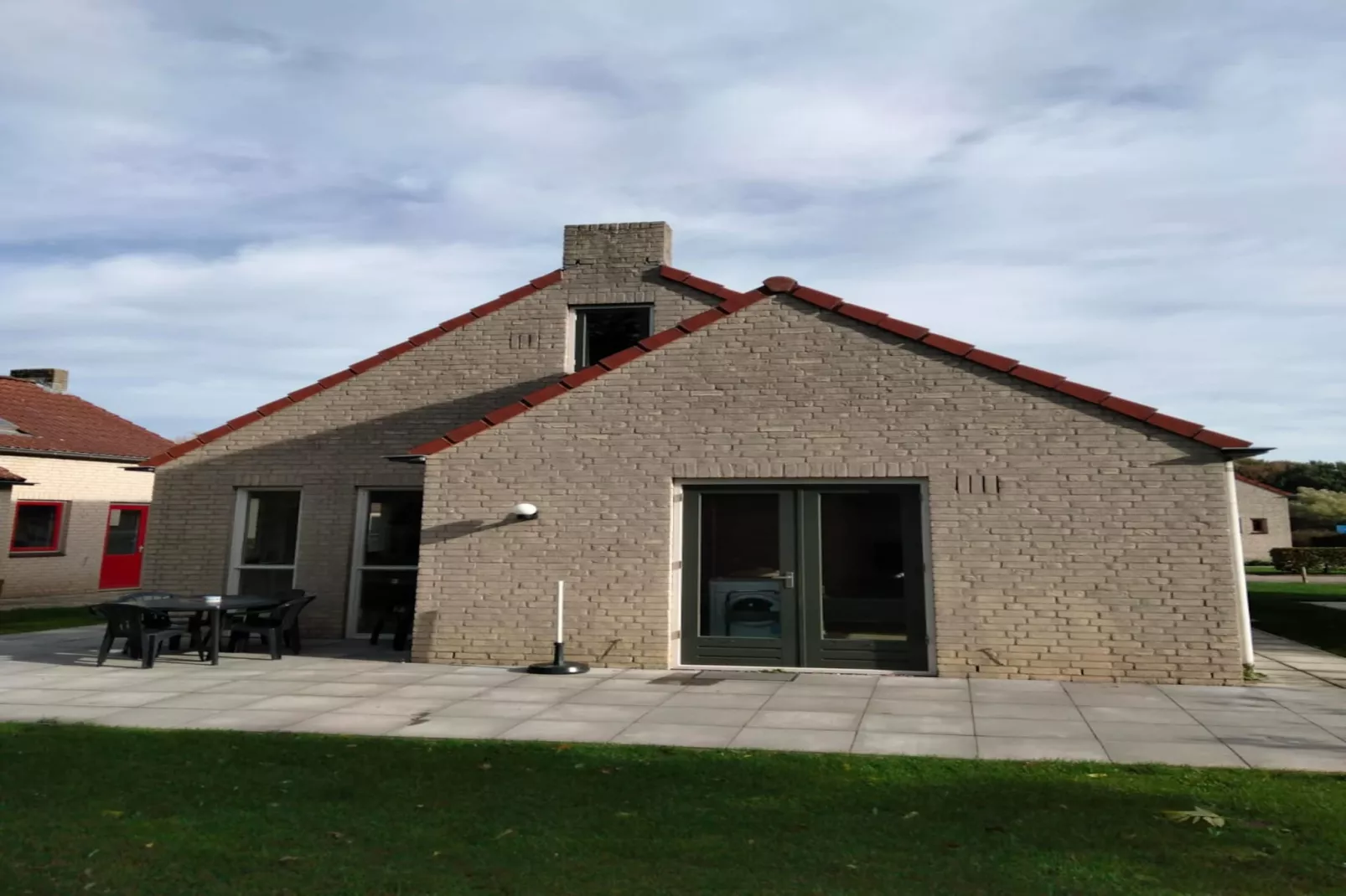 6 - Person Forest 28 Bungalow-Buitenkant zomer