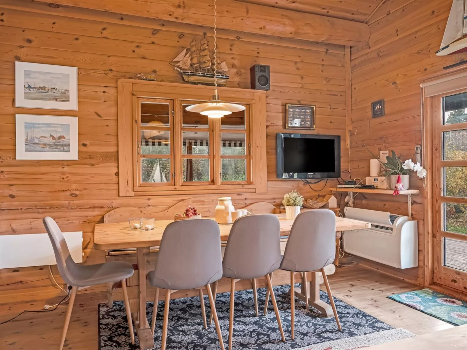 "Hakon" - 1km from the sea-Binnen