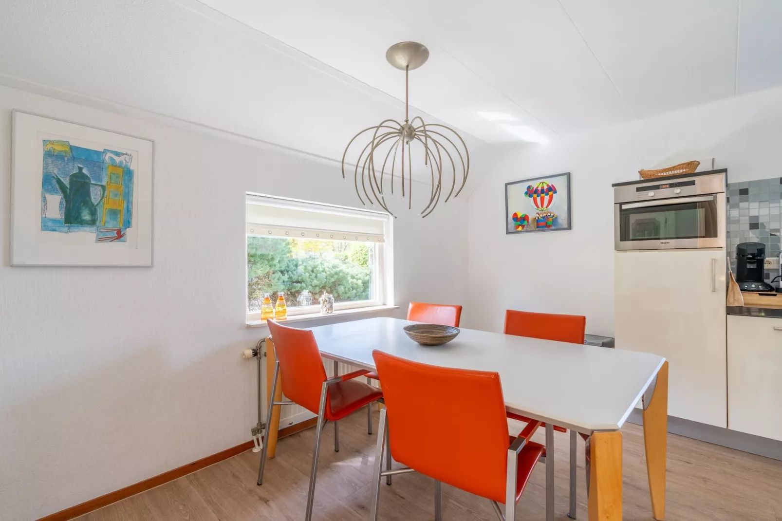 Kamperfoelie 61-Eetkamer