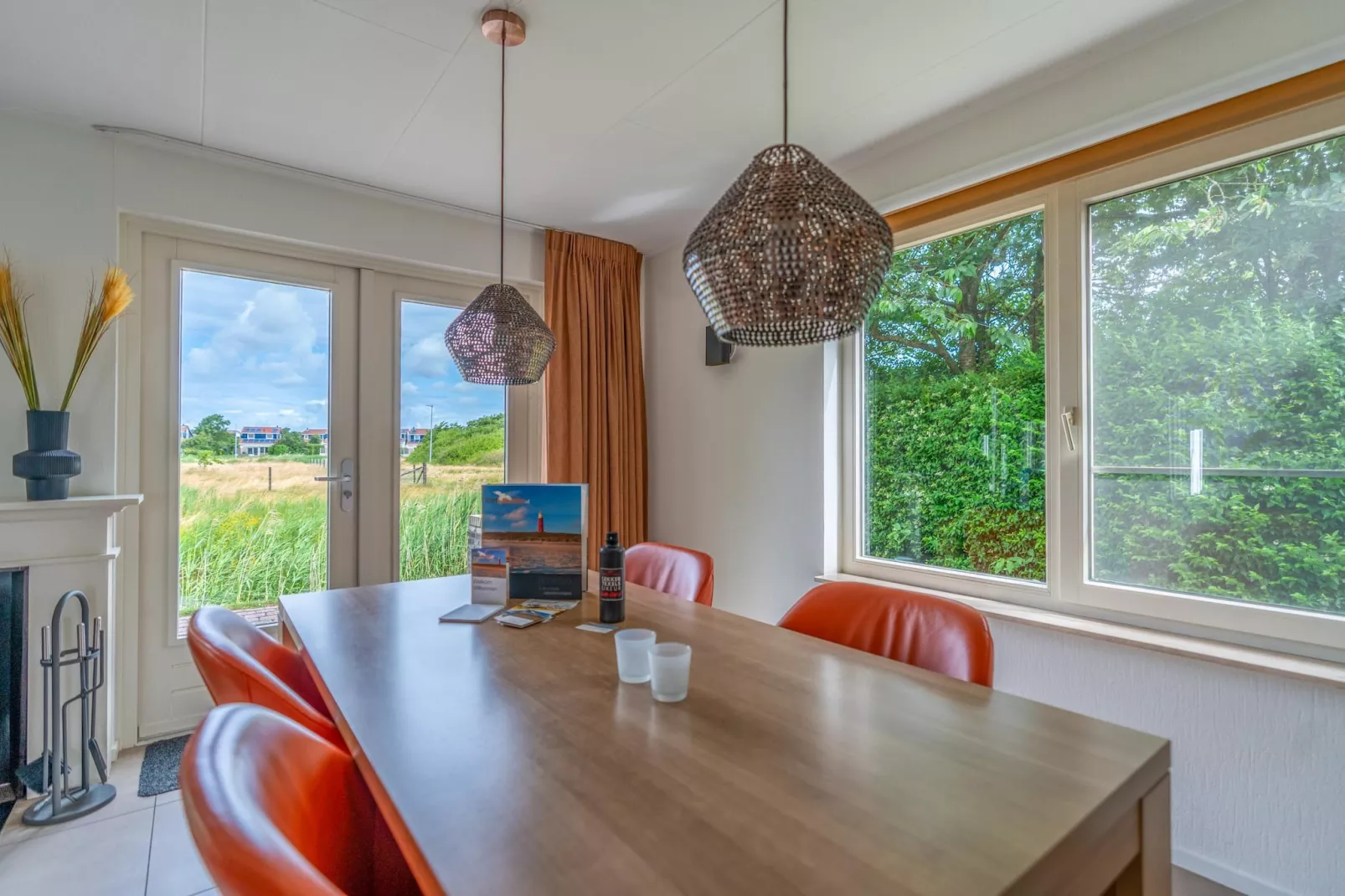 Kamperfoelie 69-Eetkamer