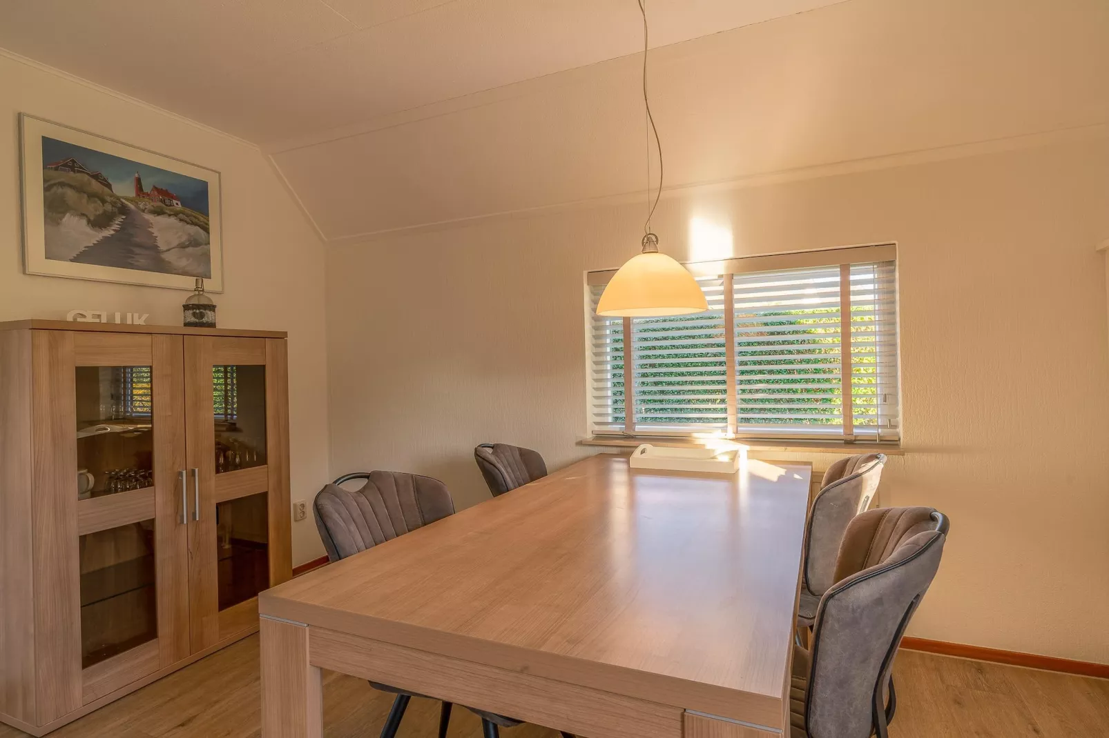 Kamperfoelie 63-Eetkamer