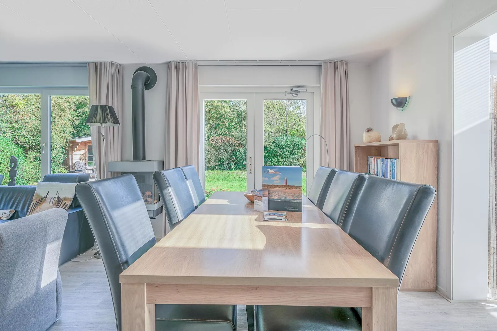 Kamperfoelie 83-Woonkamer