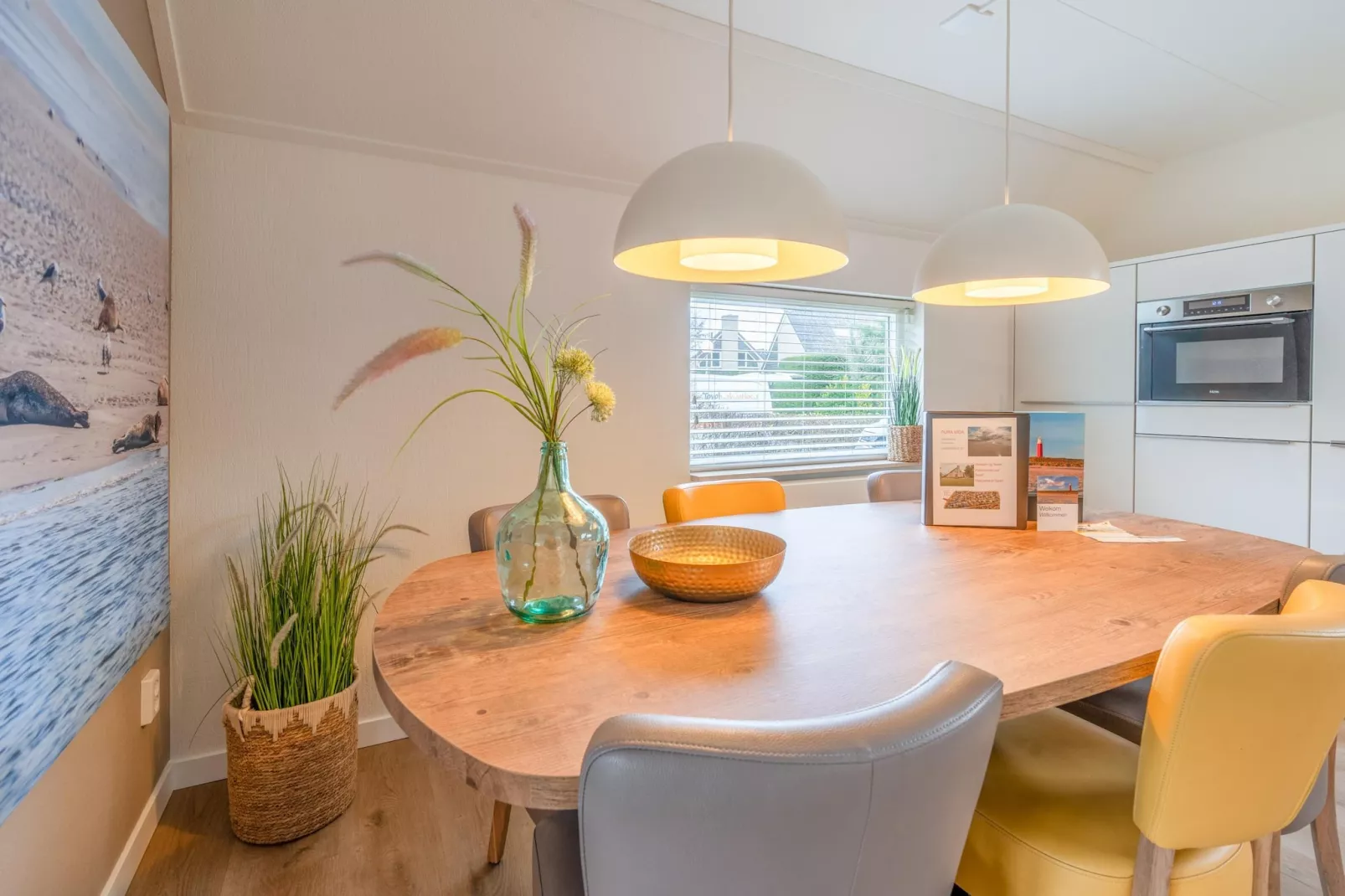 Kamperfoelie 33-Eetkamer