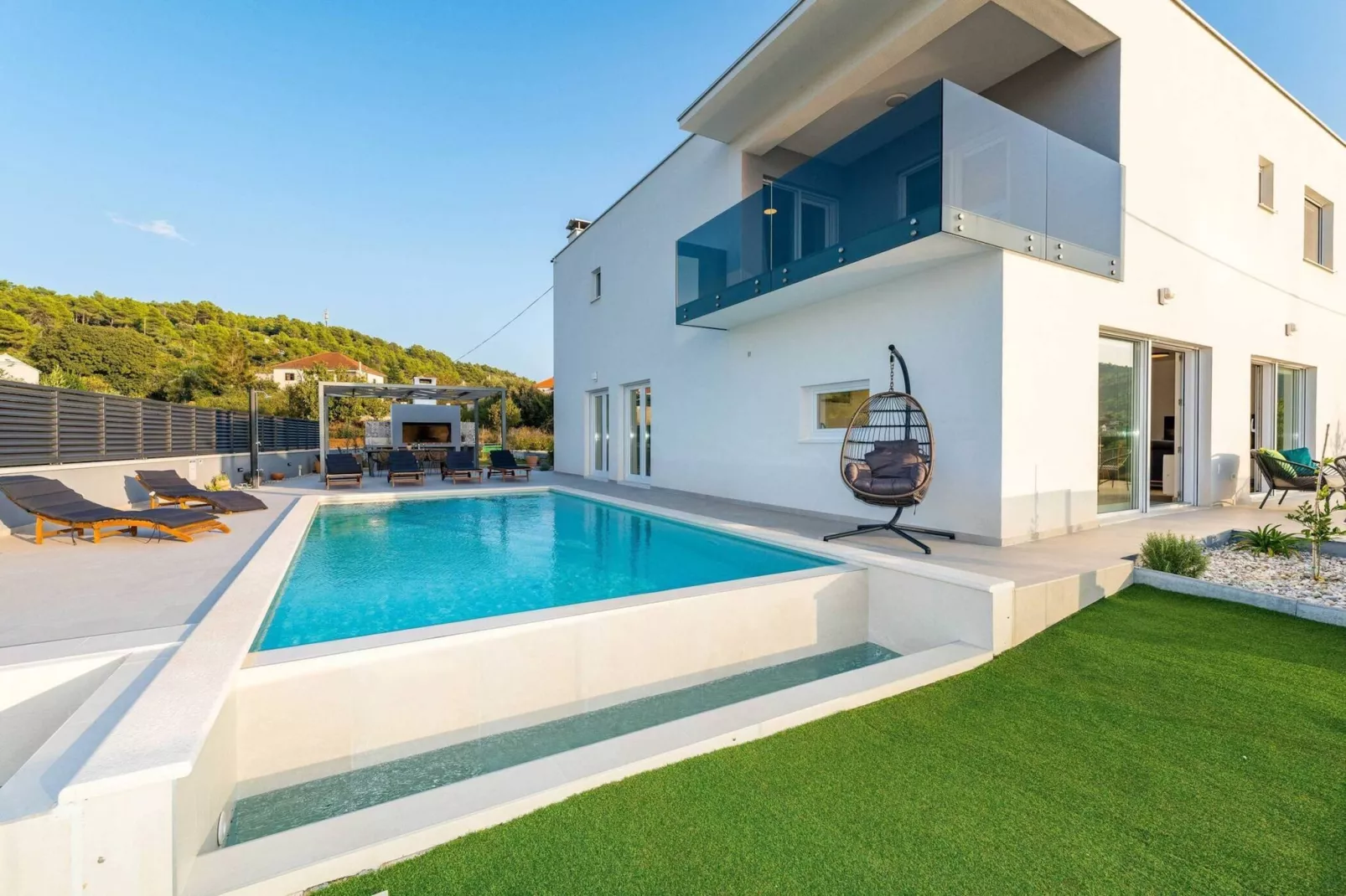 Sea view Villa Tala-Buitenkant zomer