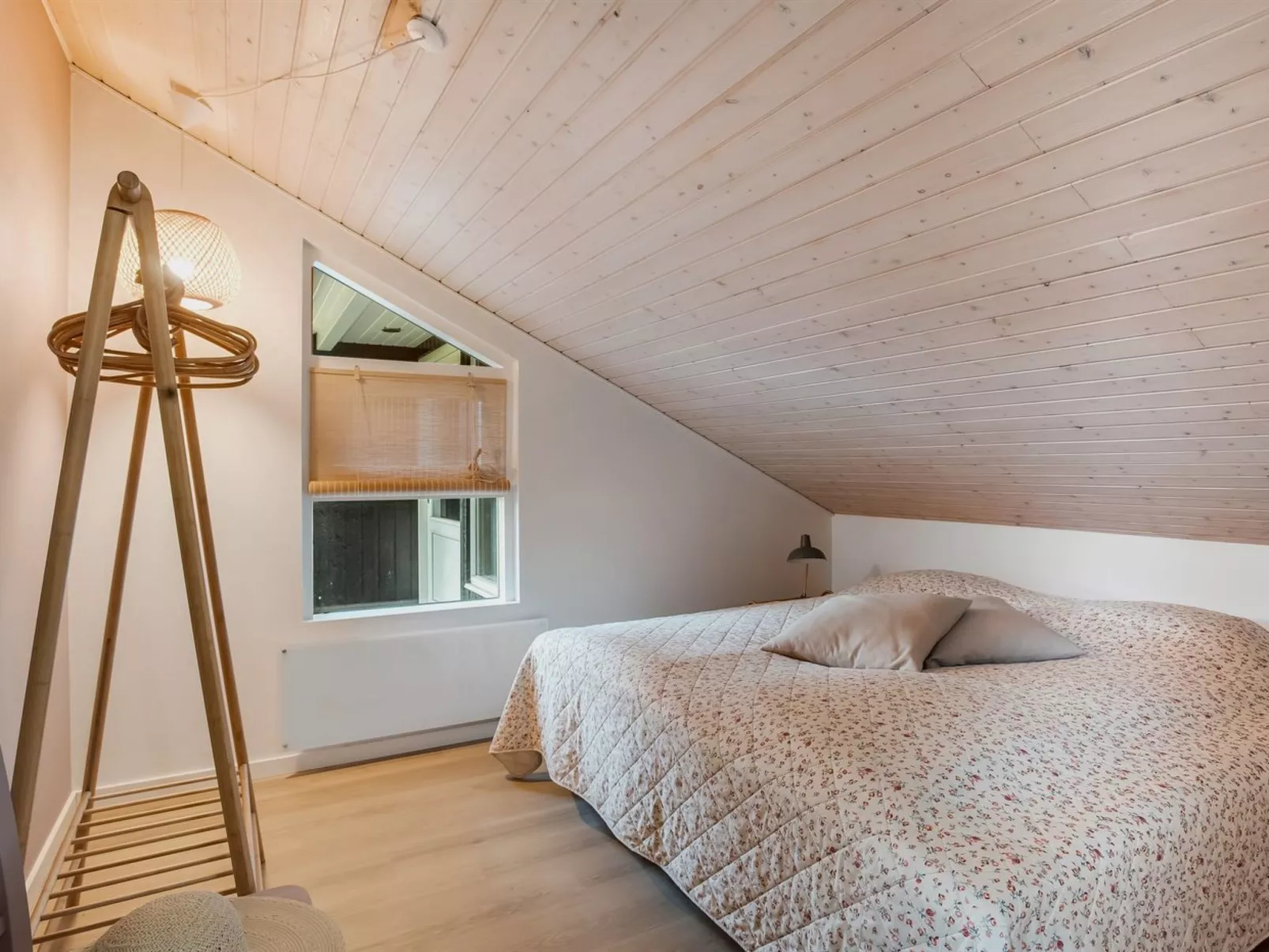 "Lirim" - 400m from the sea-Binnen