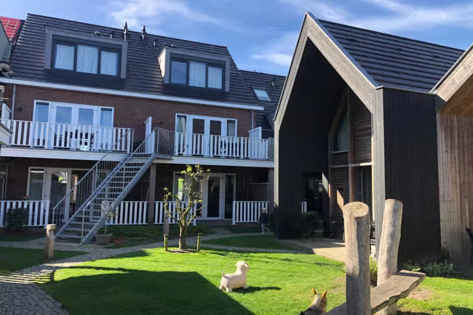 Plein 40 Lodge 15-Buitenkant zomer