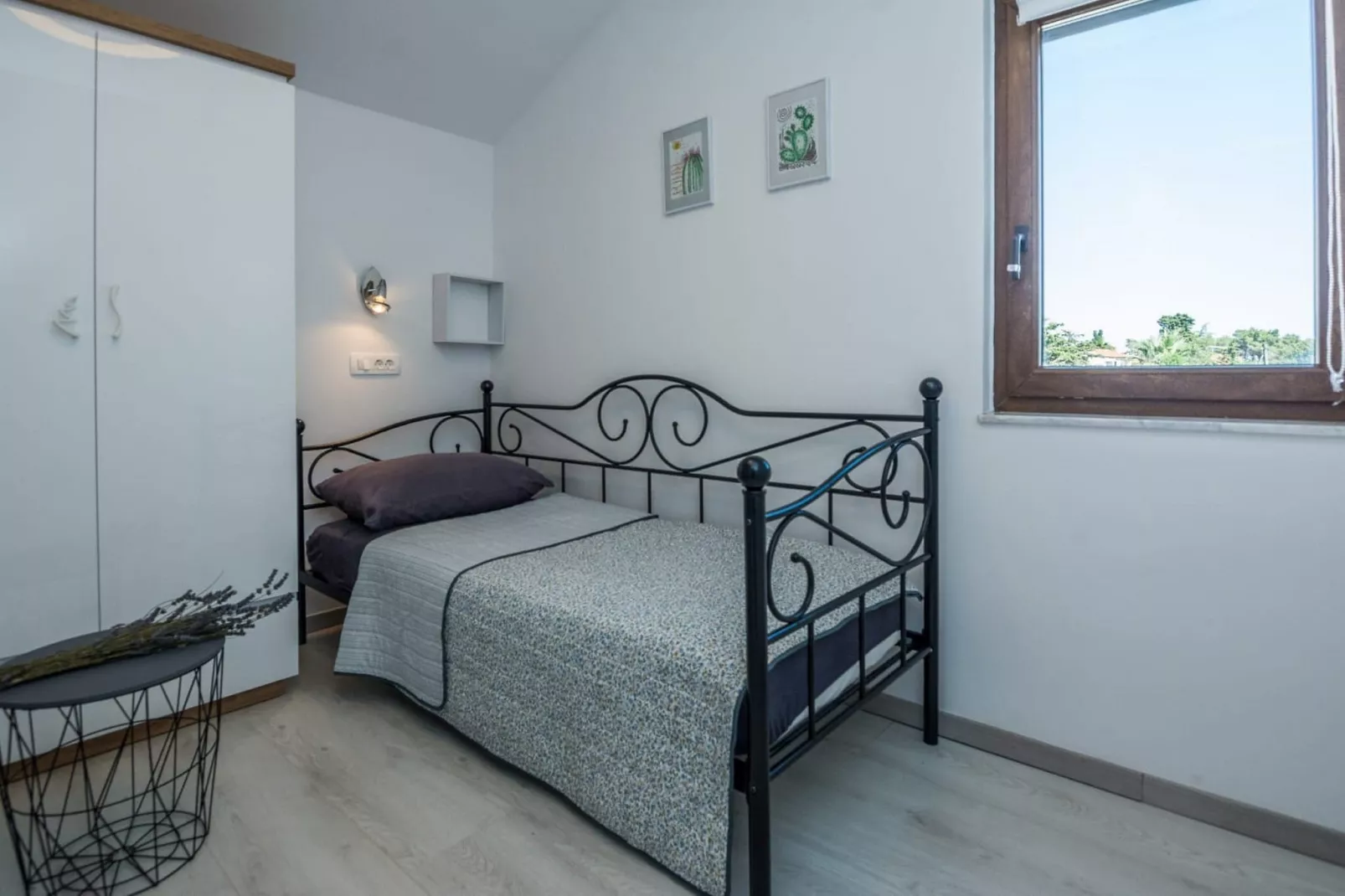 Apartments Sea Eyes - Two Bedroom Apartment with Balcony and Sea View (Kat)-Slaapkamer