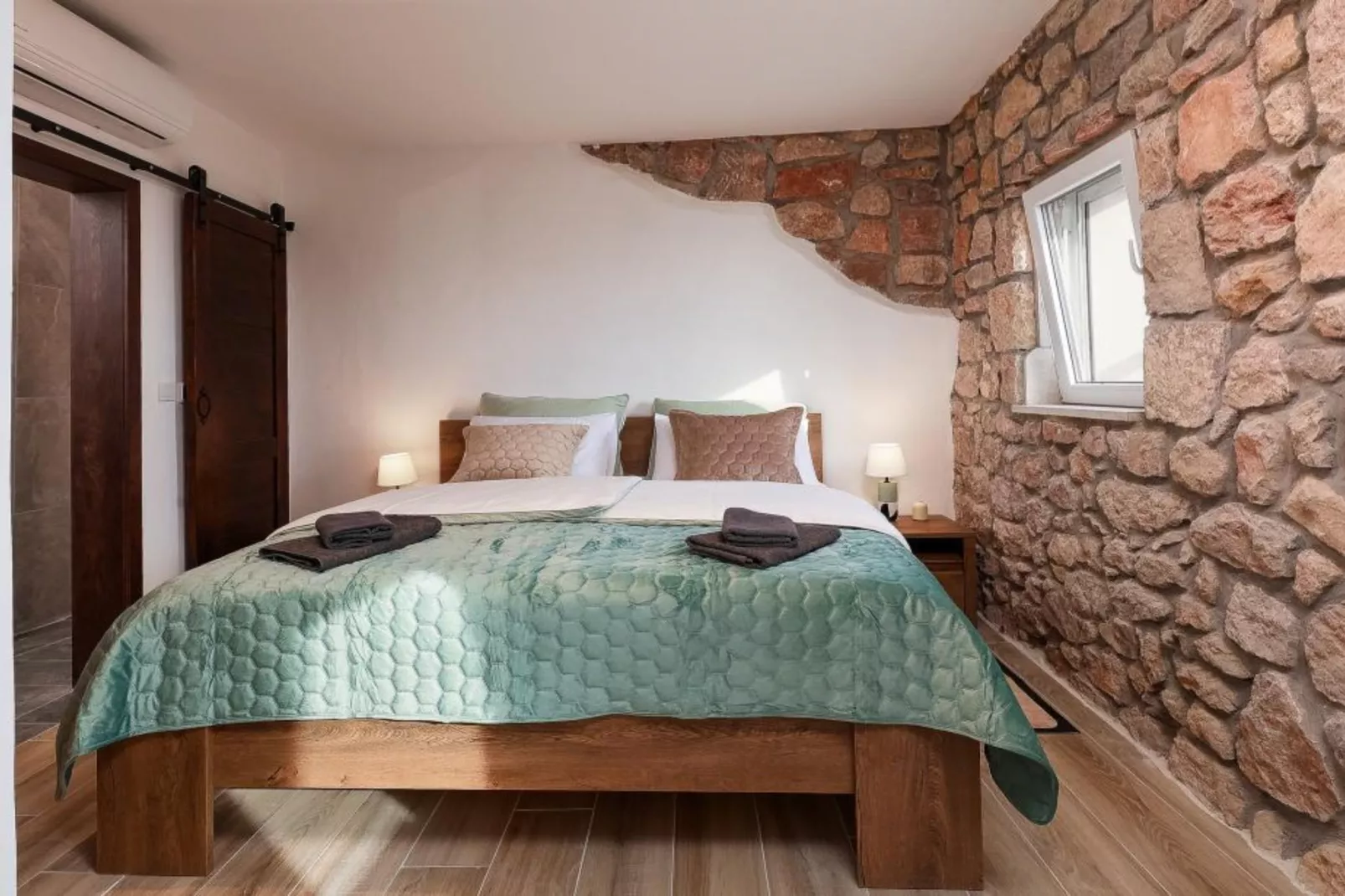 Ana’s Stone House Jurčić Kalić with the Pool