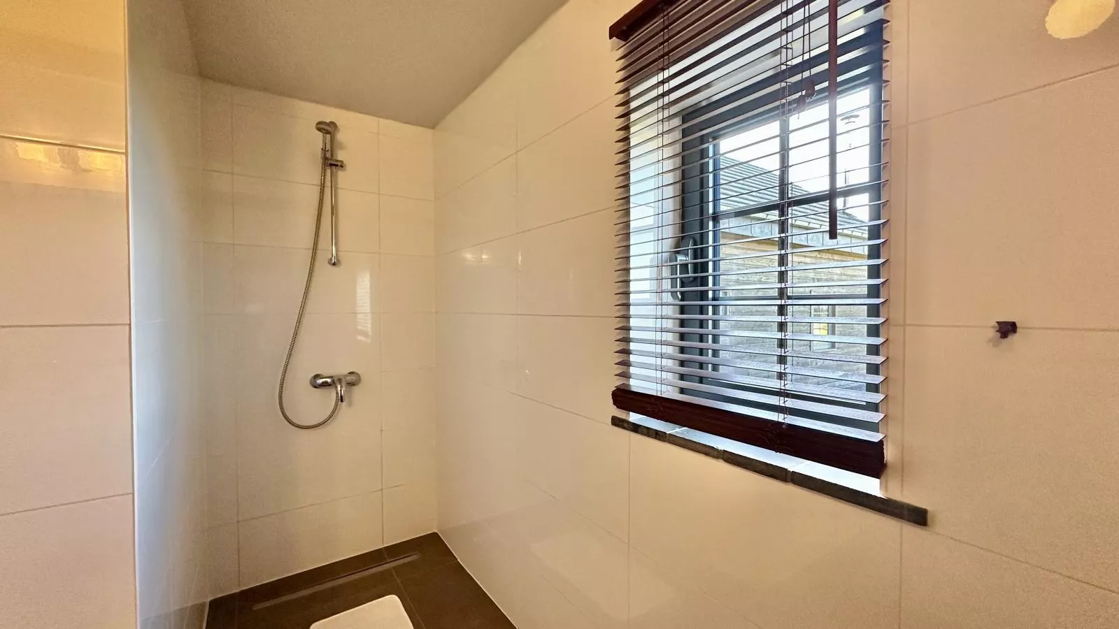 Petit Wilogne-Badkamer