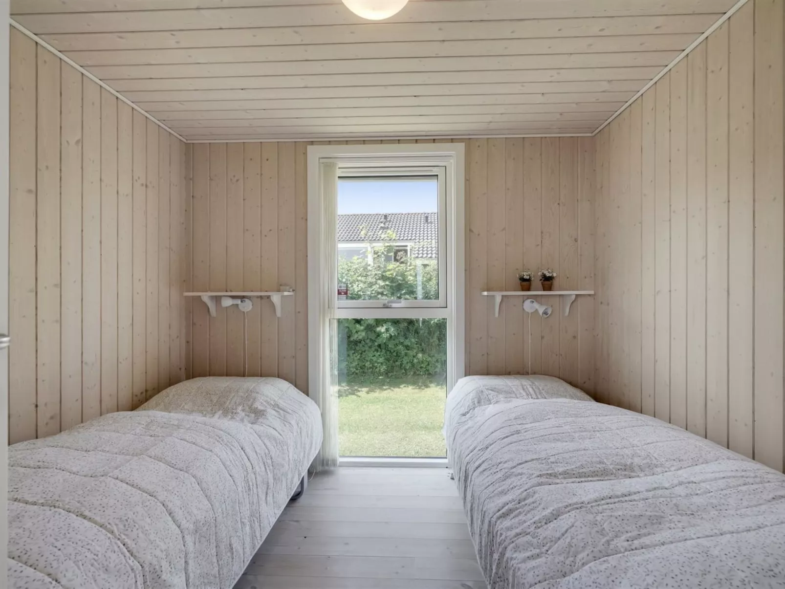 "Finn" - 100m from the sea-Binnen