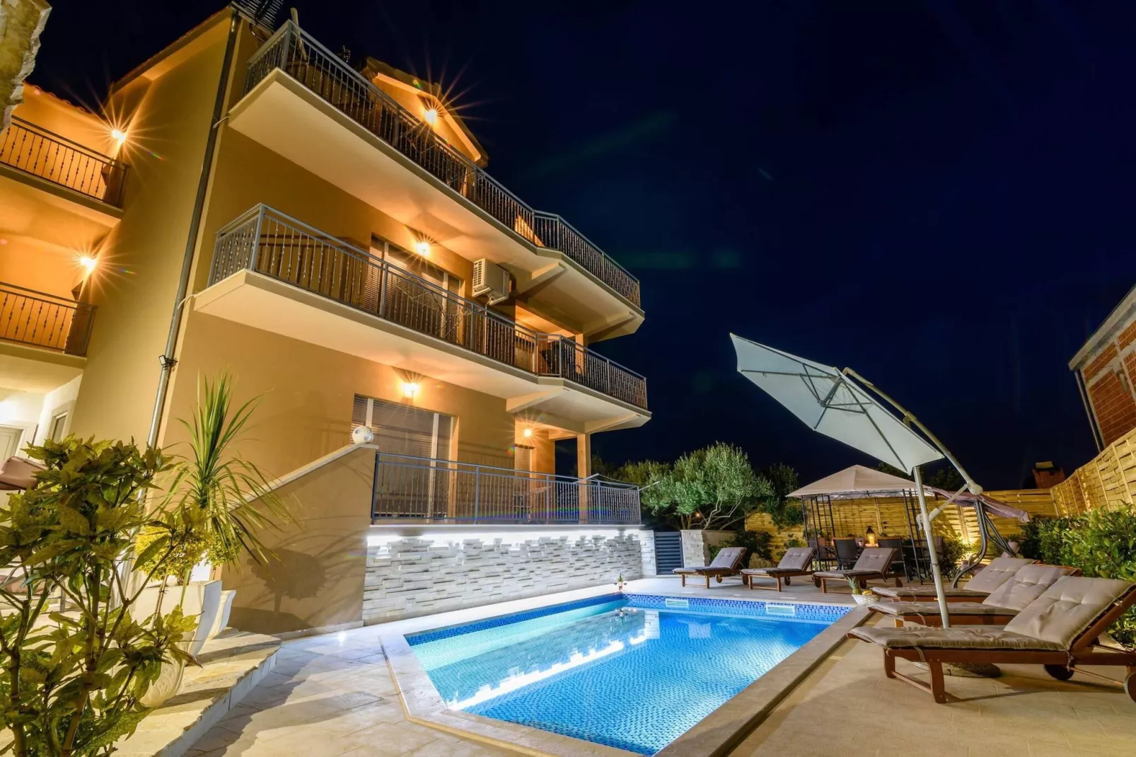 Penthouse apartment Zadar-Buitenkant zomer