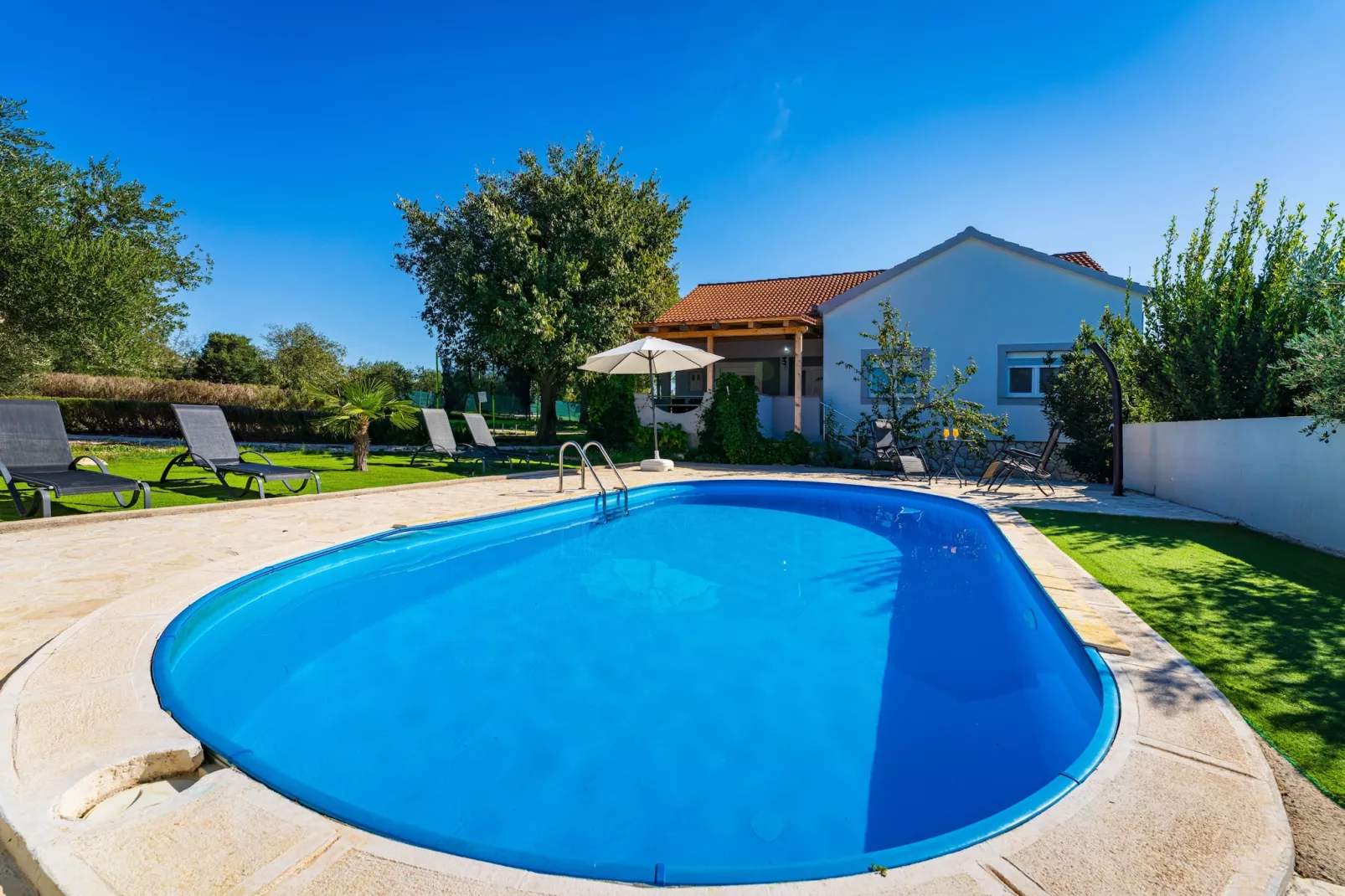 Holiday home Emily-Buitenkant zomer