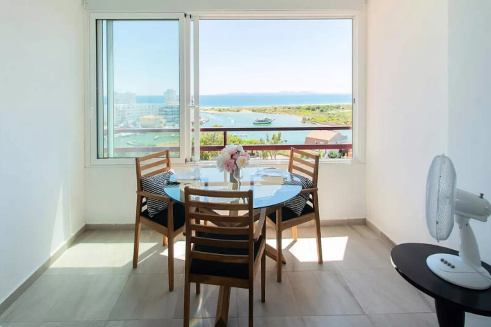 Studio à Roses-Niet-getagd