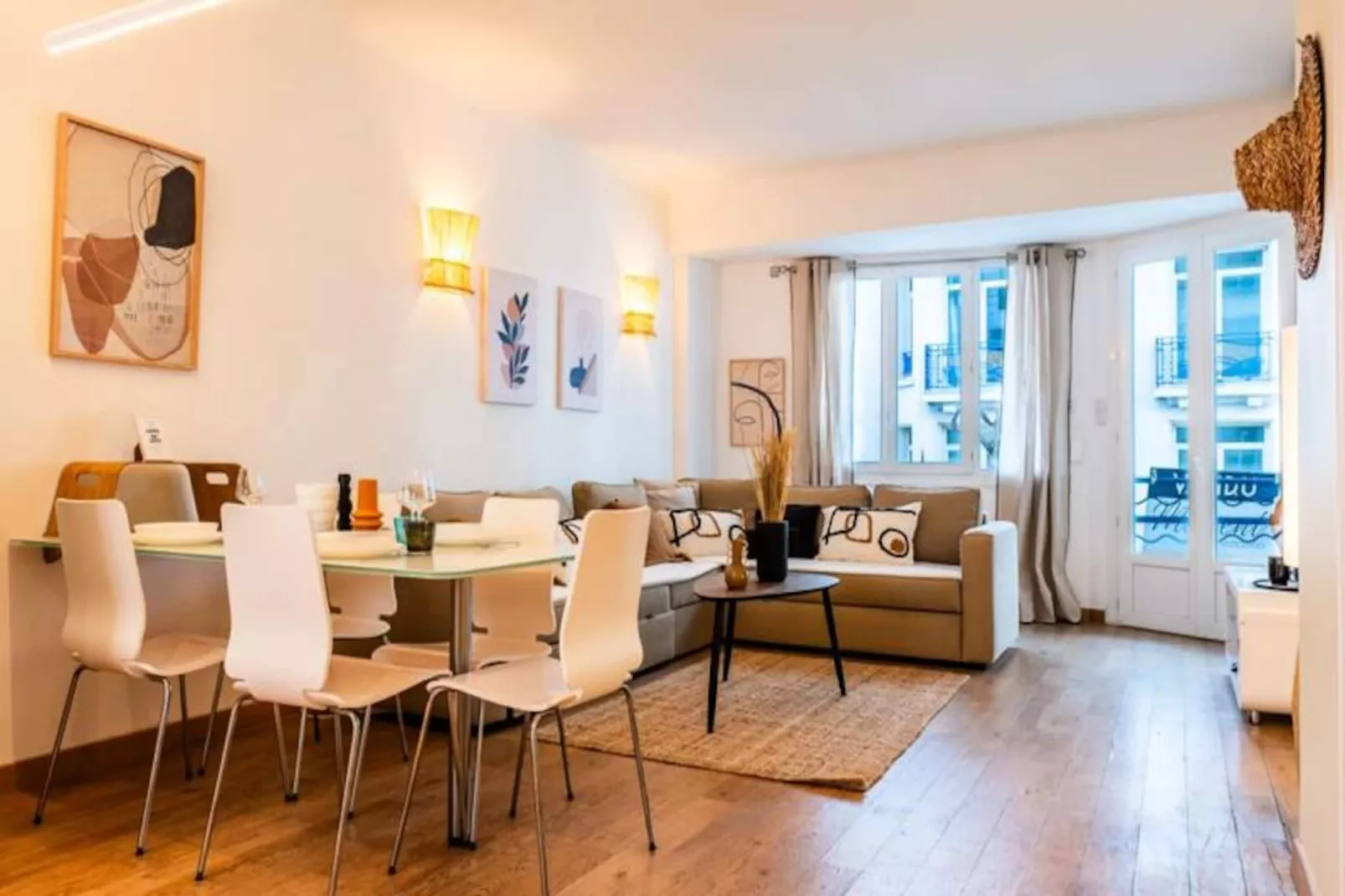 Résidence 3p Avec Terrasse Vue Mer, Face Au Martinez-Niet-getagd