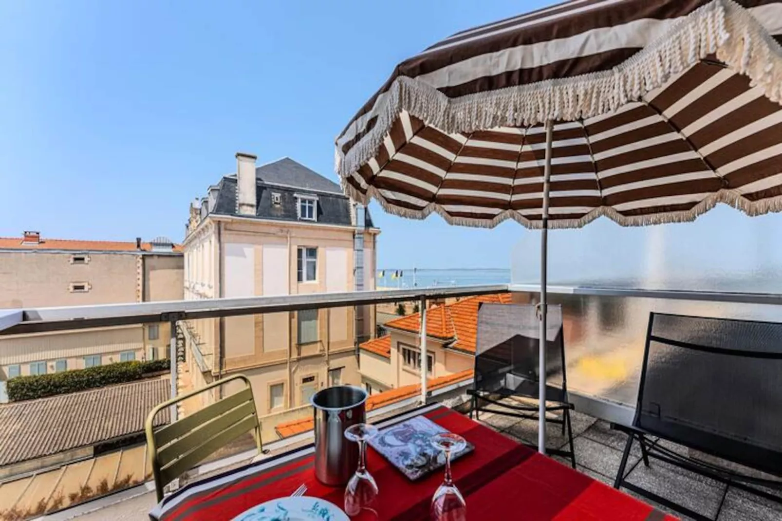 Résidence Point France-Niet-getagd