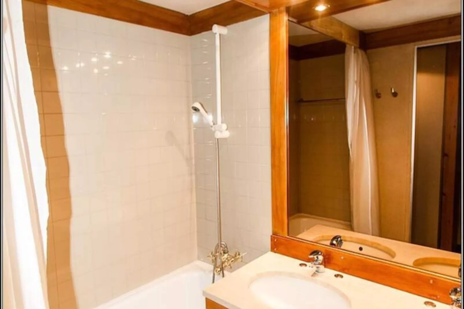 Résidence Le Dome-Niet-getagd