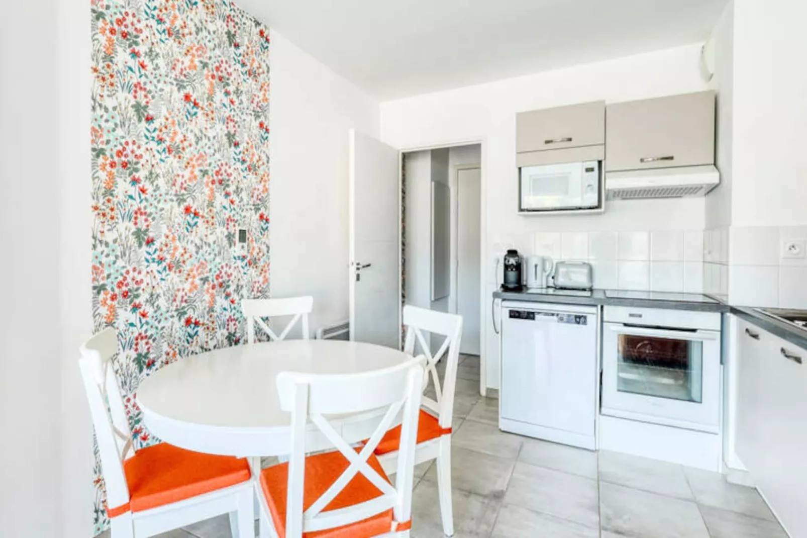 Résidence 🏡 Appartement 2 Chambres Avec Piscine, Parking & Balcon-Niet-getagd