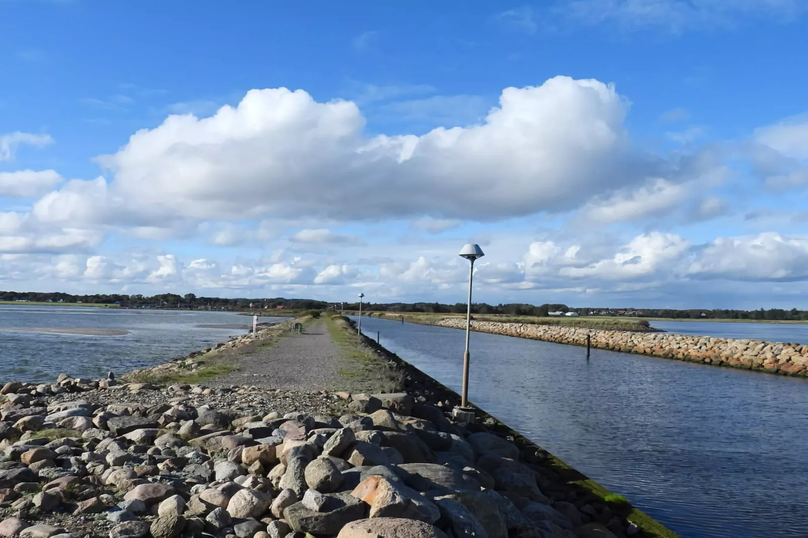 Kustsereniteit in LyngsAY-By Traum-Waterzicht