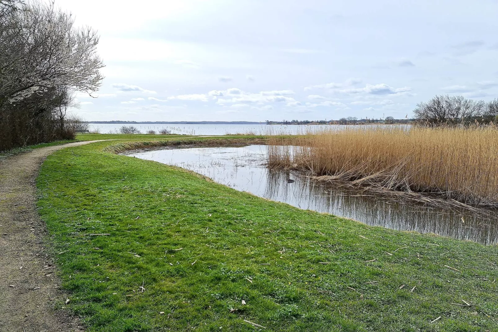 Ruim toevluchtsoord met fjordzicht -- By Traum Ferienwohnungen-Waterzicht