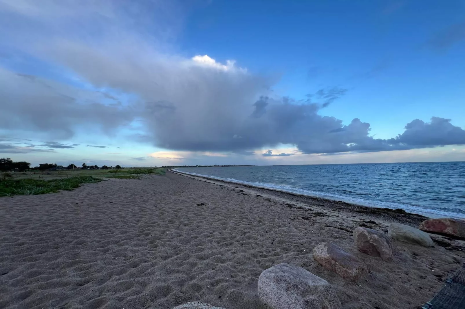 Licht familiehuis bij Kelstrup Strand-Waterzicht