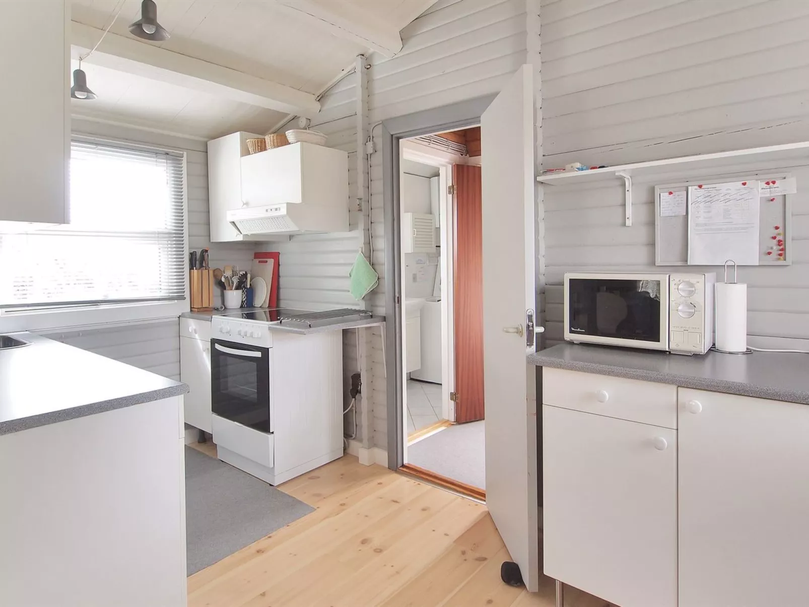 "Aarno" - 700m from the sea-Binnen