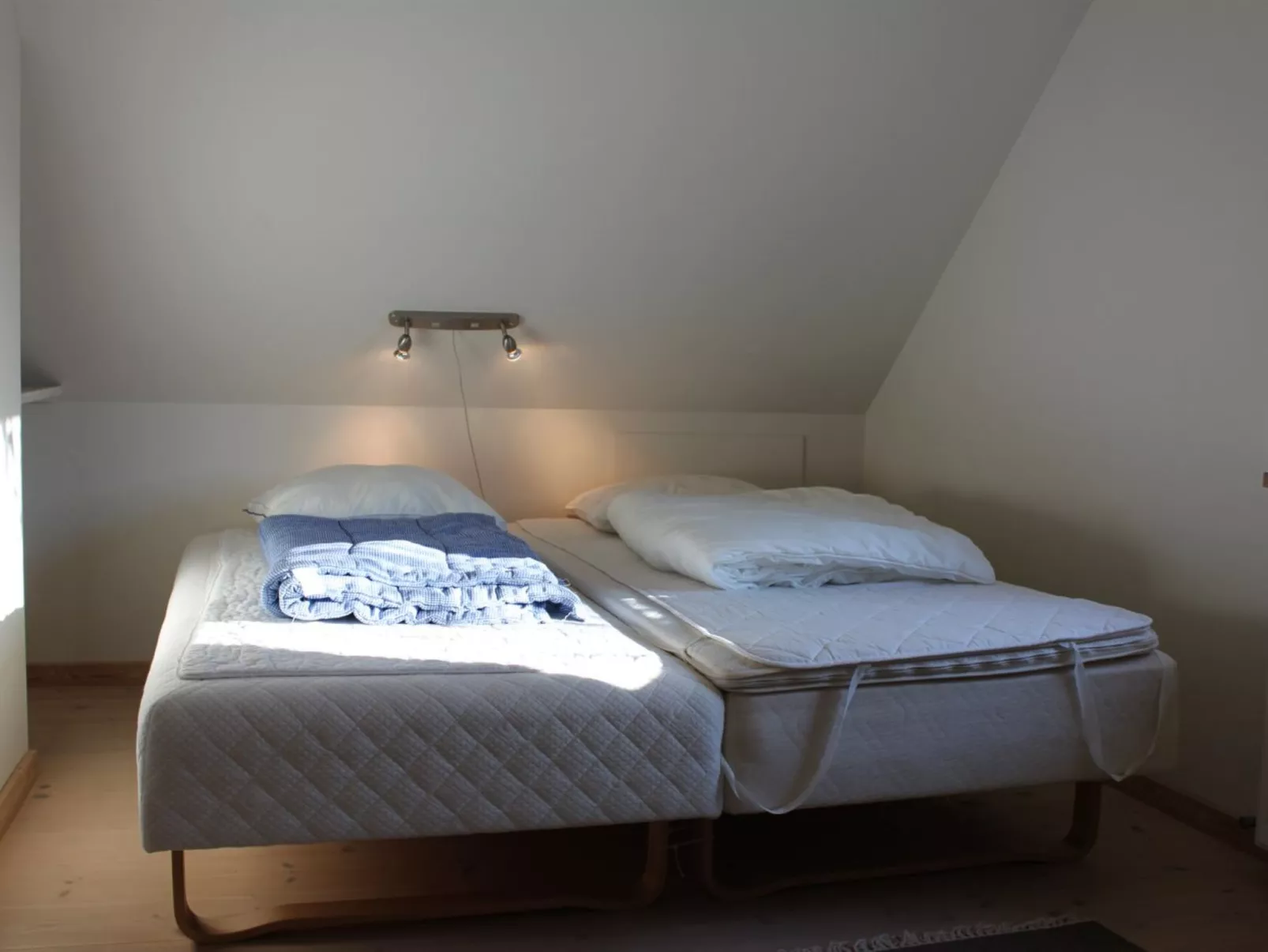 "Tara" - 300m from the sea-Binnen