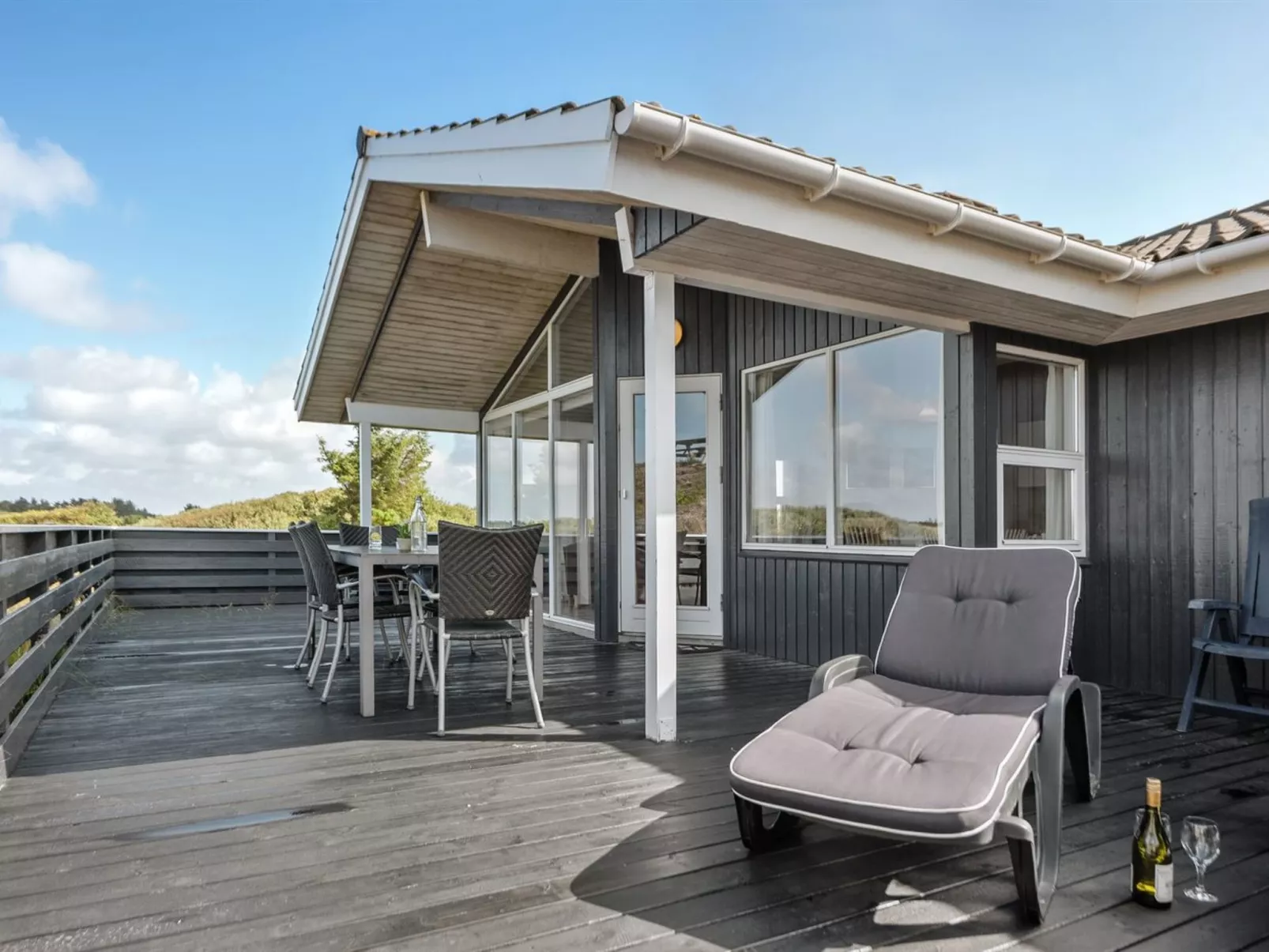 "Electra" - 500m to the fjord-Buiten