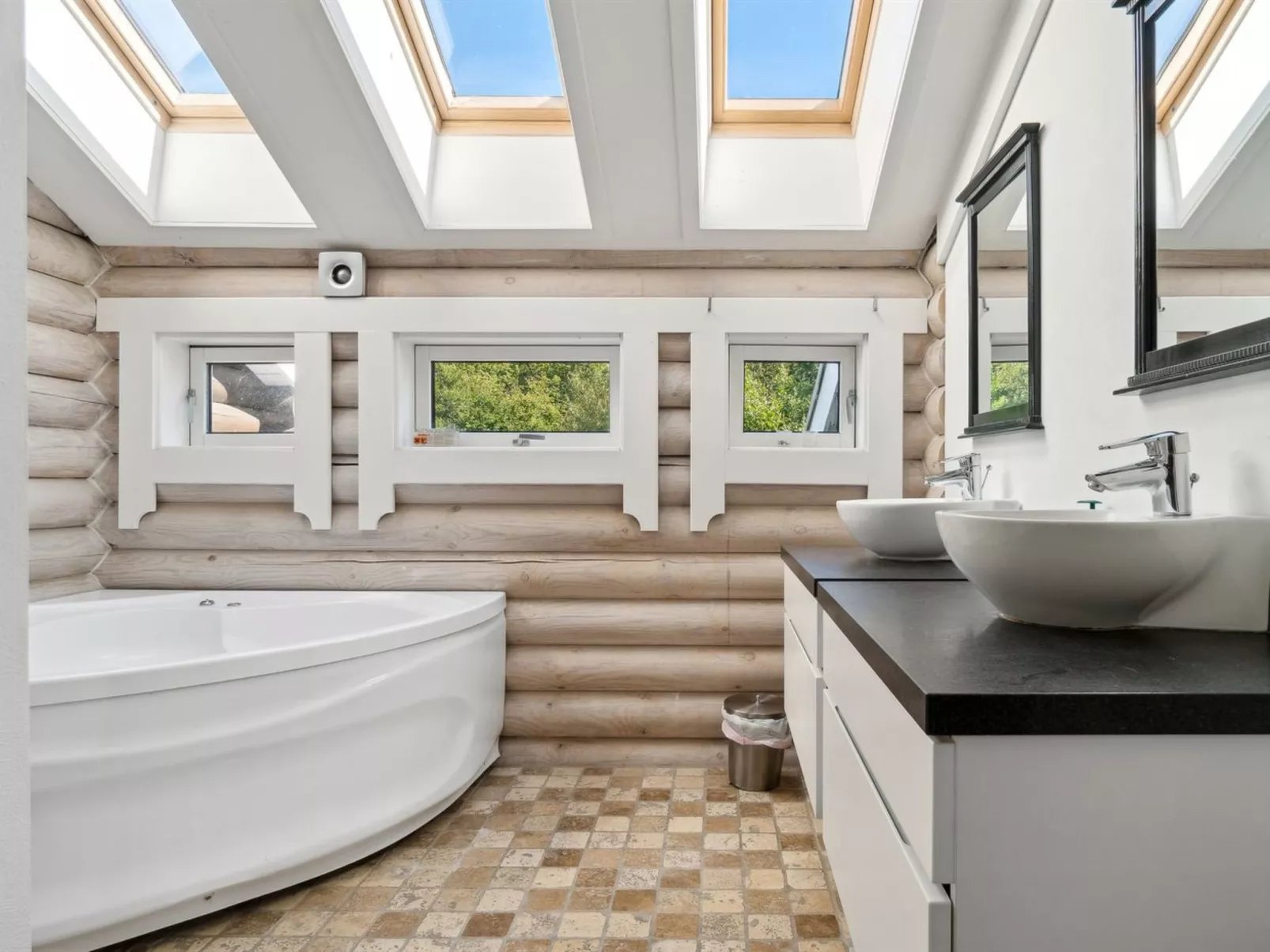 "Heli" - 200m from the sea-Binnen